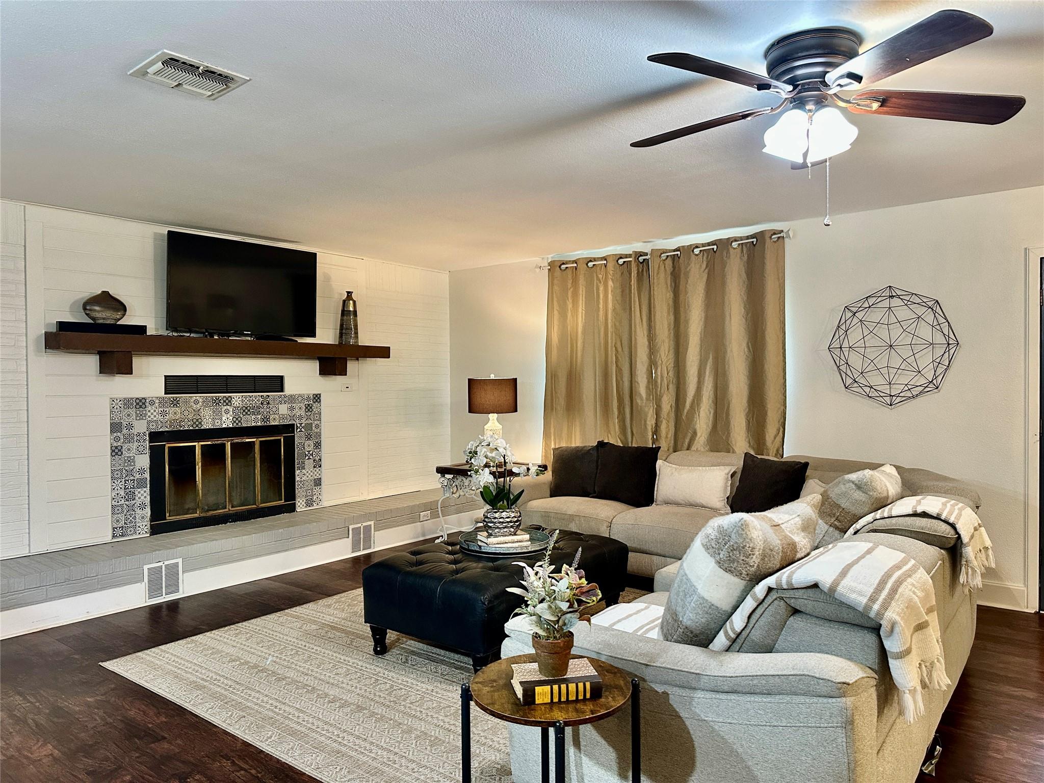 890 Highway 21 E, Bastrop, TX 78602