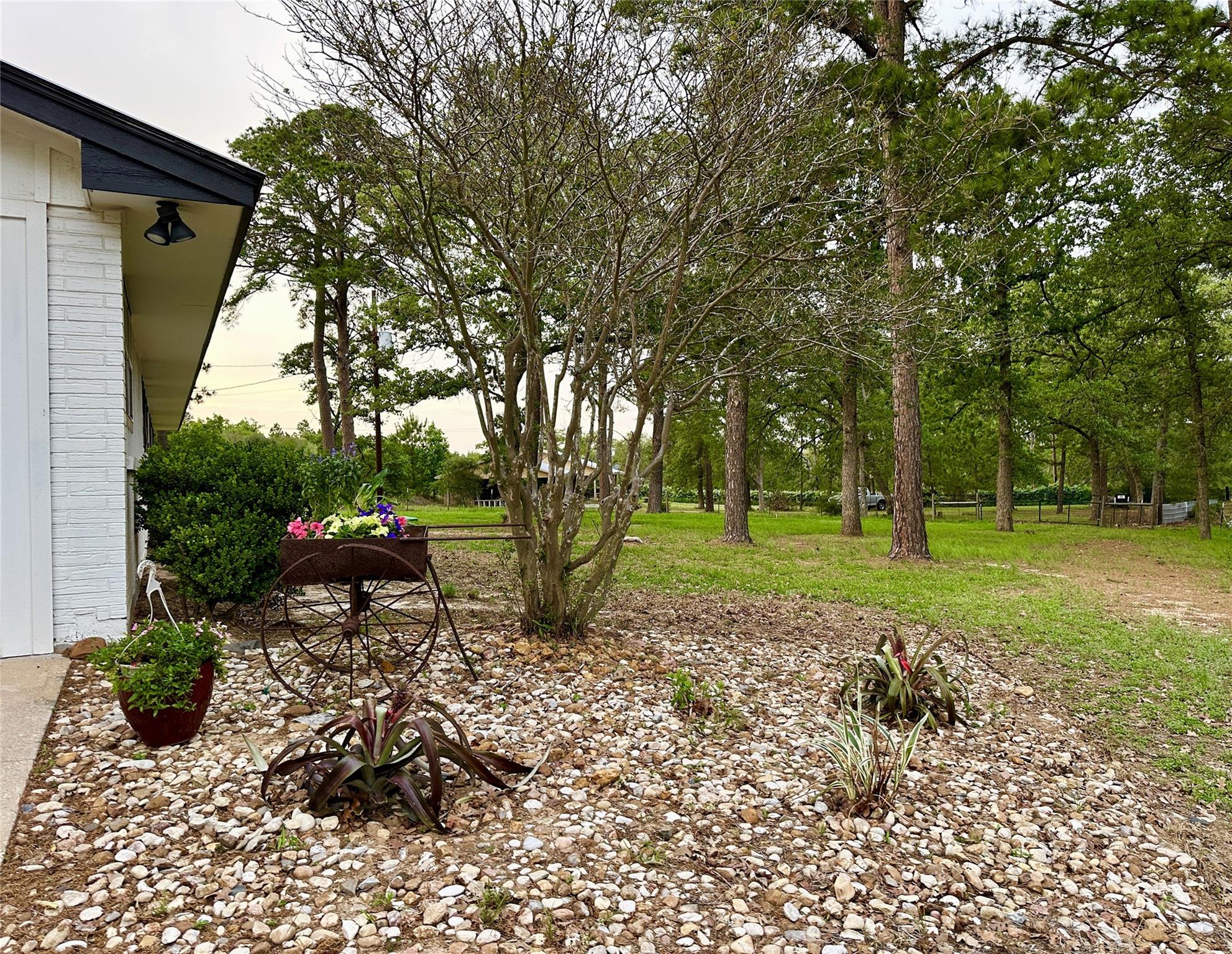 890 Highway 21 E, Bastrop, TX 78602