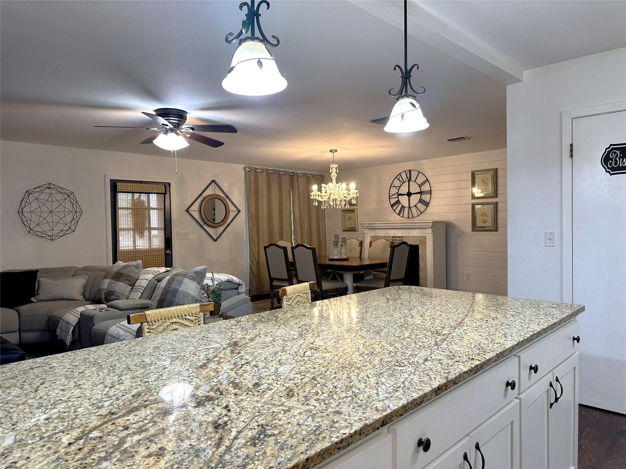 890 Highway 21 E, Bastrop, TX 78602