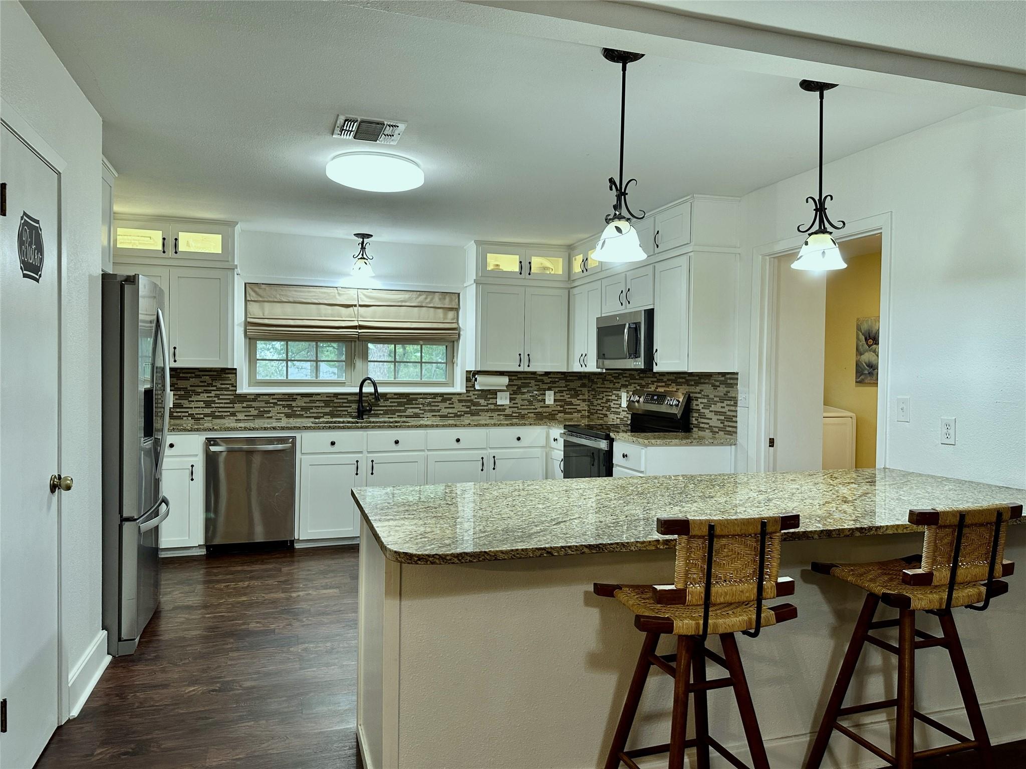 890 Highway 21 E, Bastrop, TX 78602