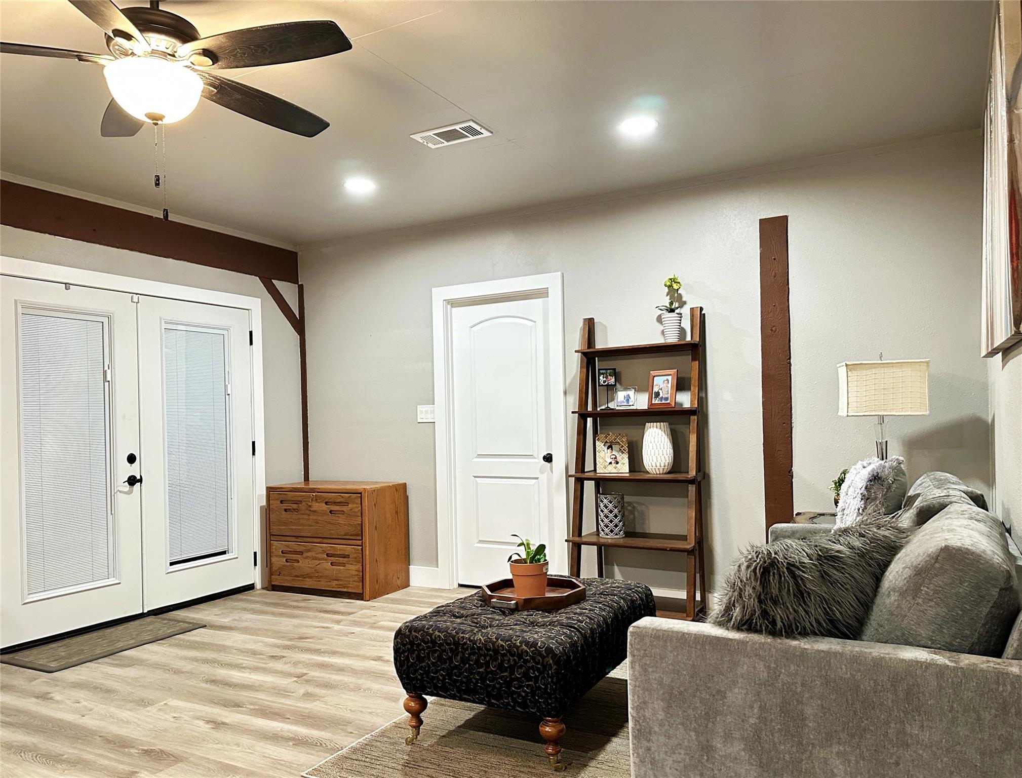 890 Highway 21 E, Bastrop, TX 78602