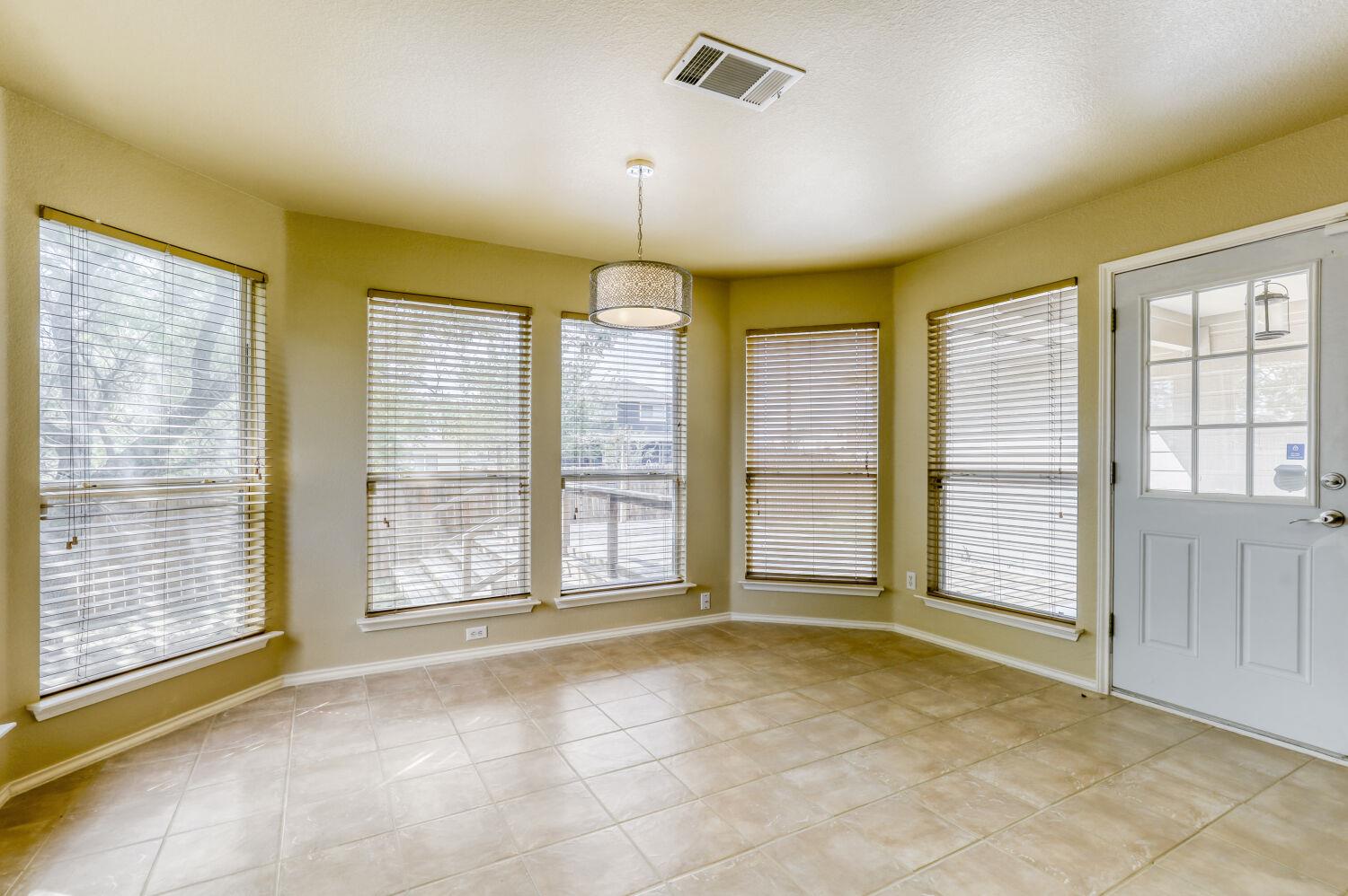 100 Antietam Trl, Elgin, TX 78621