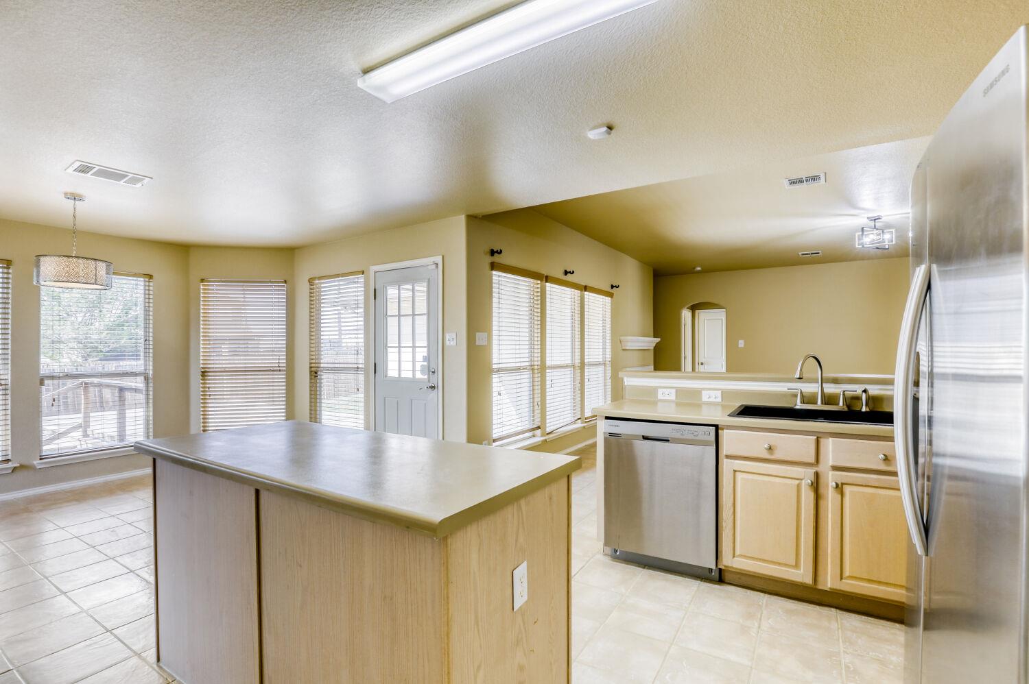 100 Antietam Trl, Elgin, TX 78621