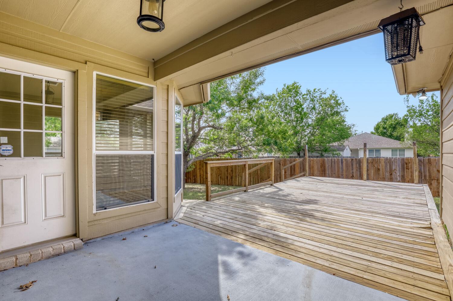 100 Antietam Trl, Elgin, TX 78621