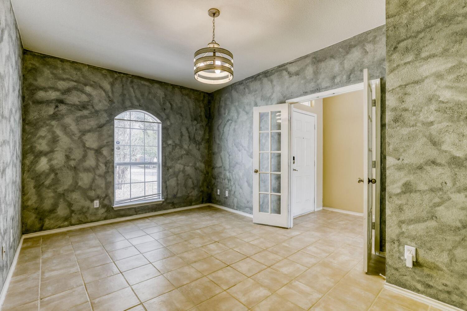 100 Antietam Trl, Elgin, TX 78621