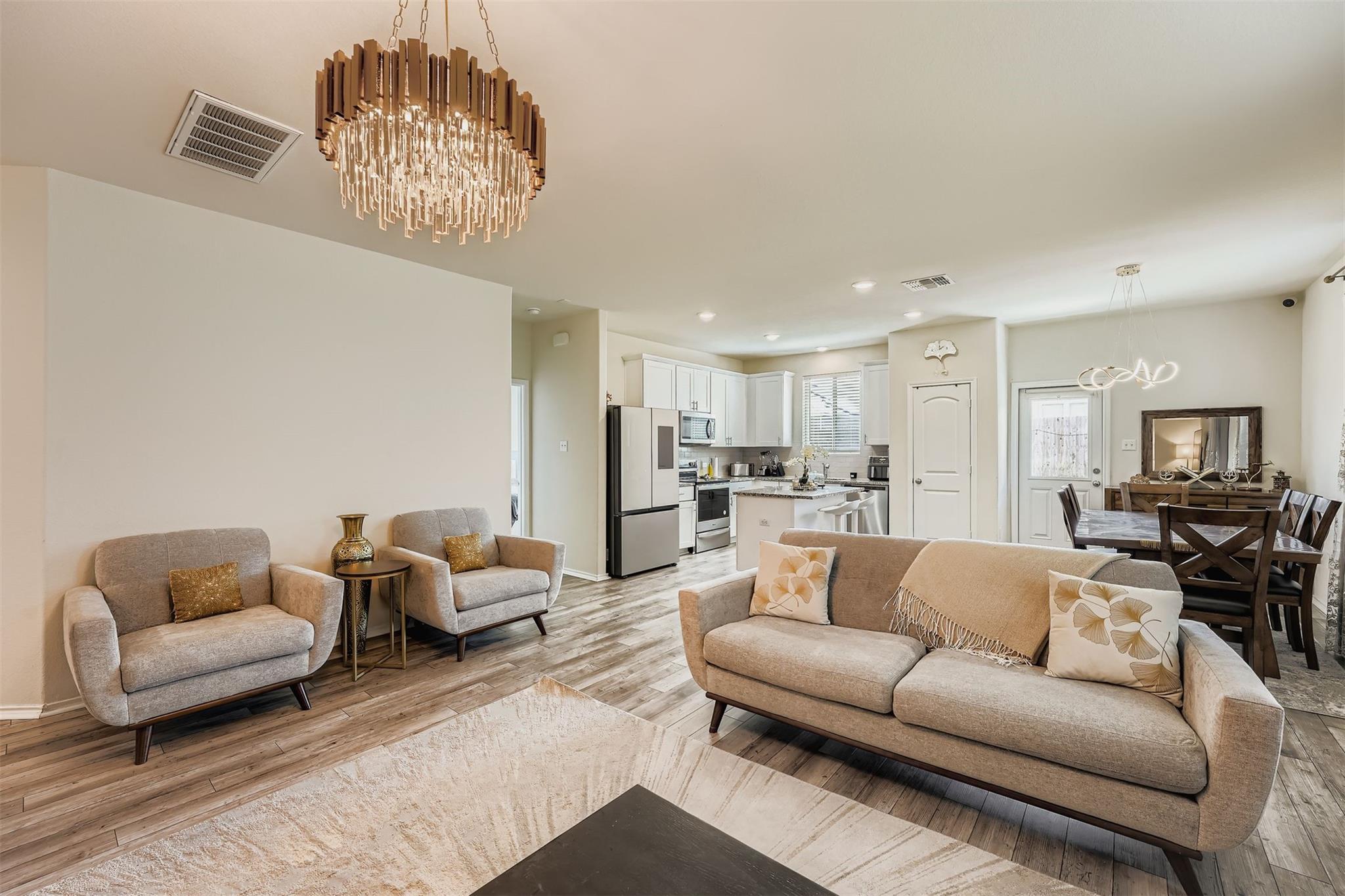 144 Gunther Way, Taylor, TX 76574