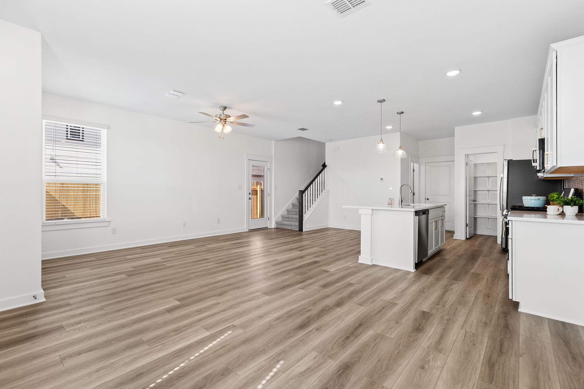 120 Hartson Dr, Taylor, TX 76574