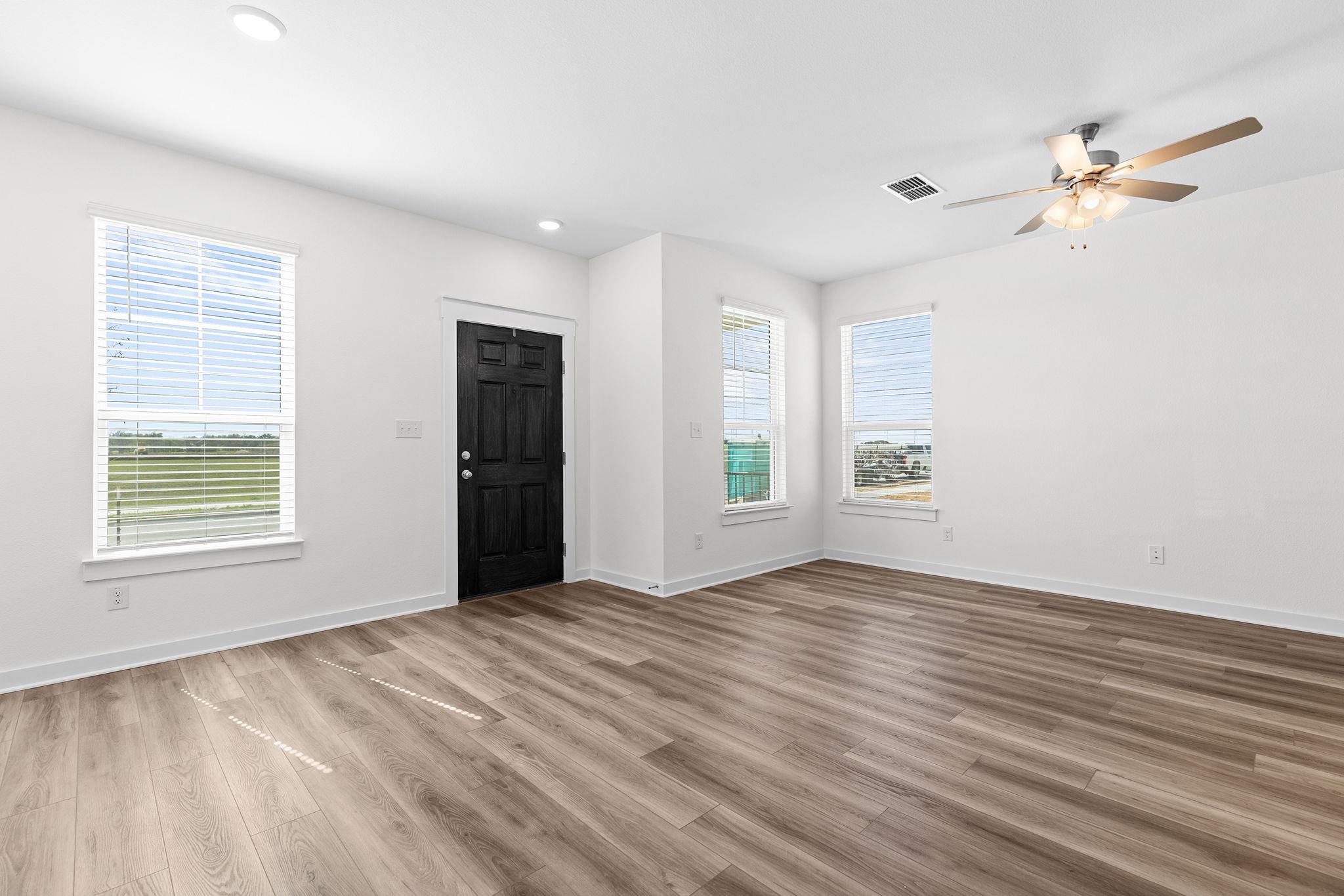 120 Hartson Dr, Taylor, TX 76574