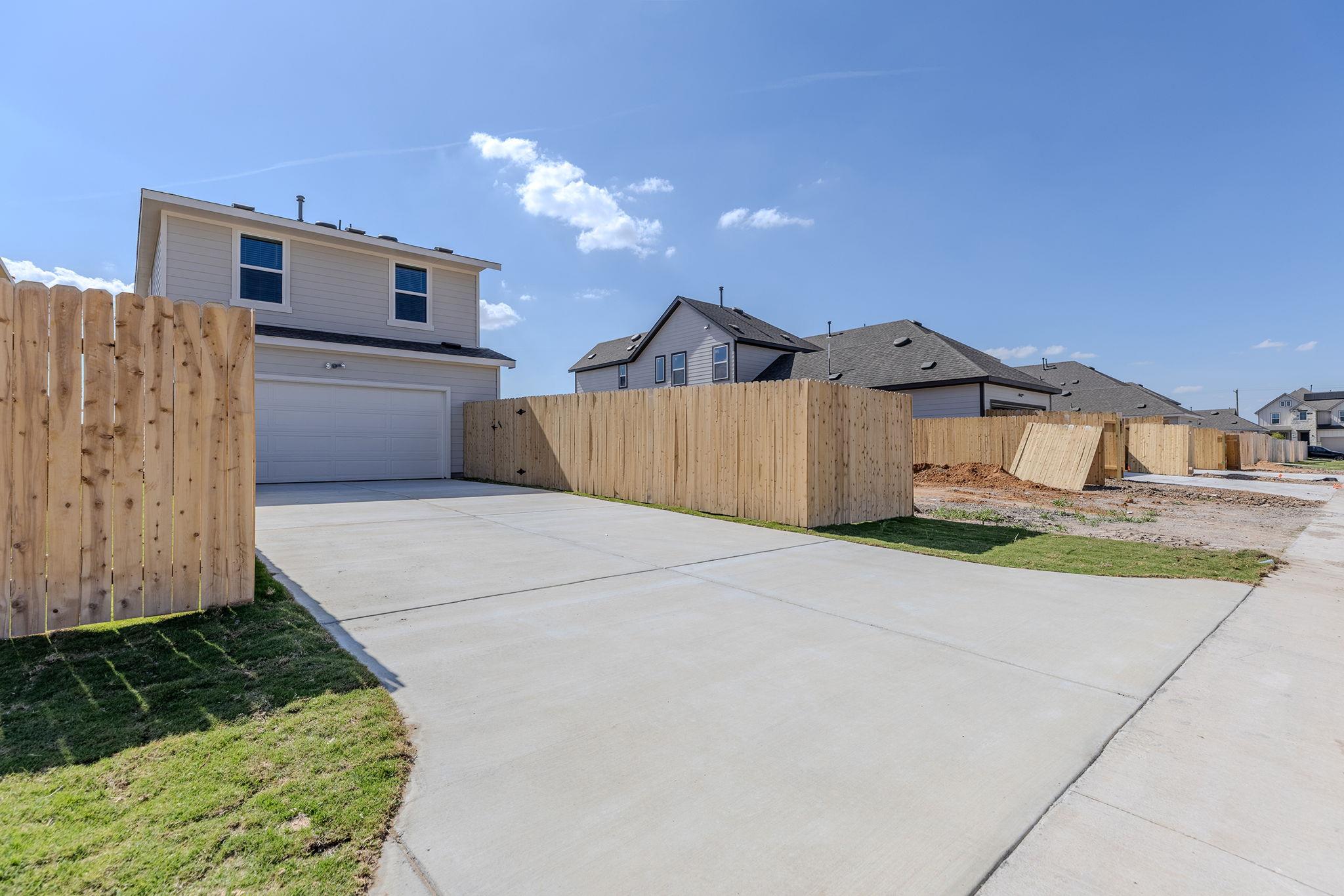 120 Hartson Dr, Taylor, TX 76574