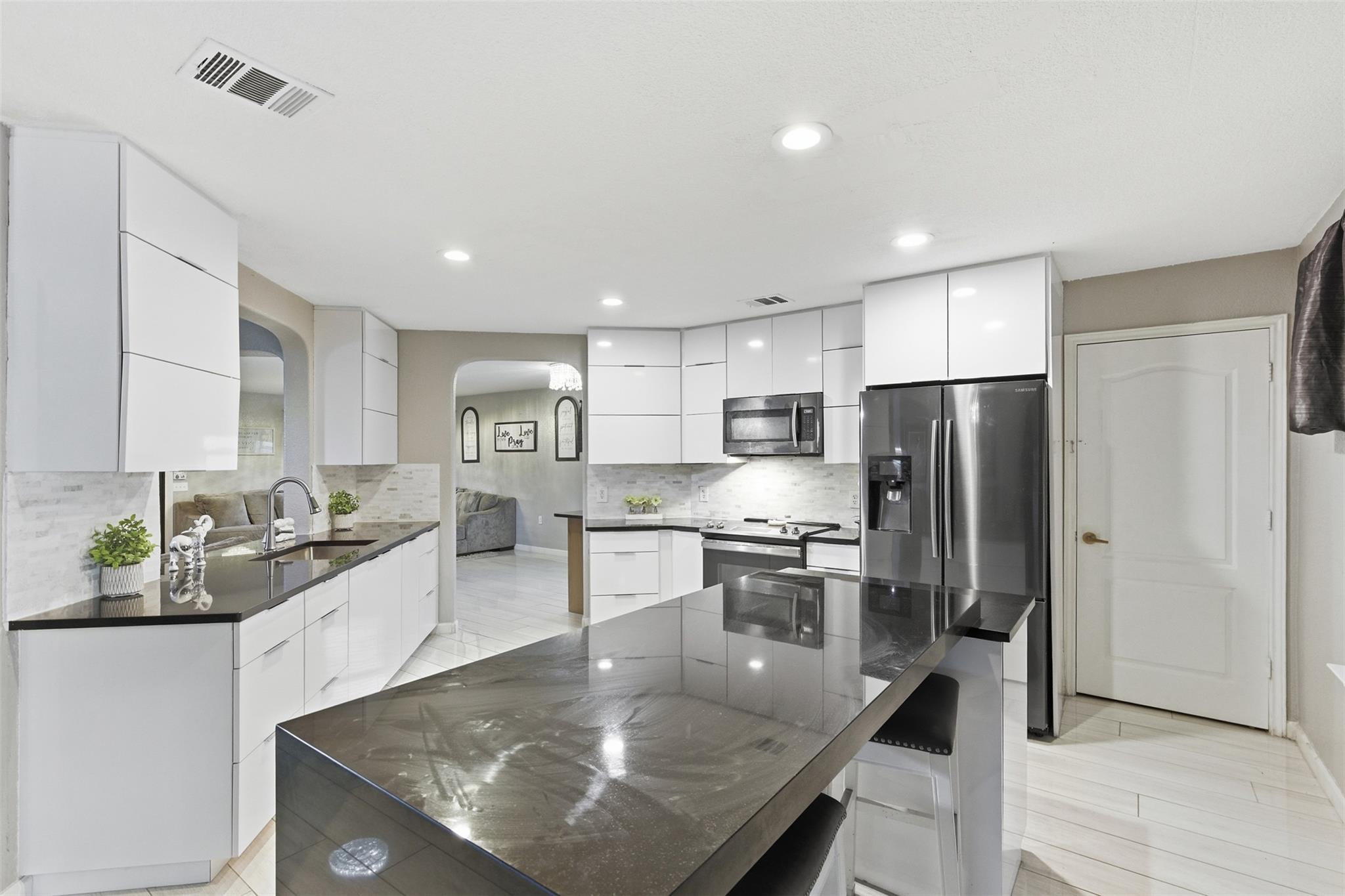 5701 Malarkey Rd, Del Valle, TX 78617