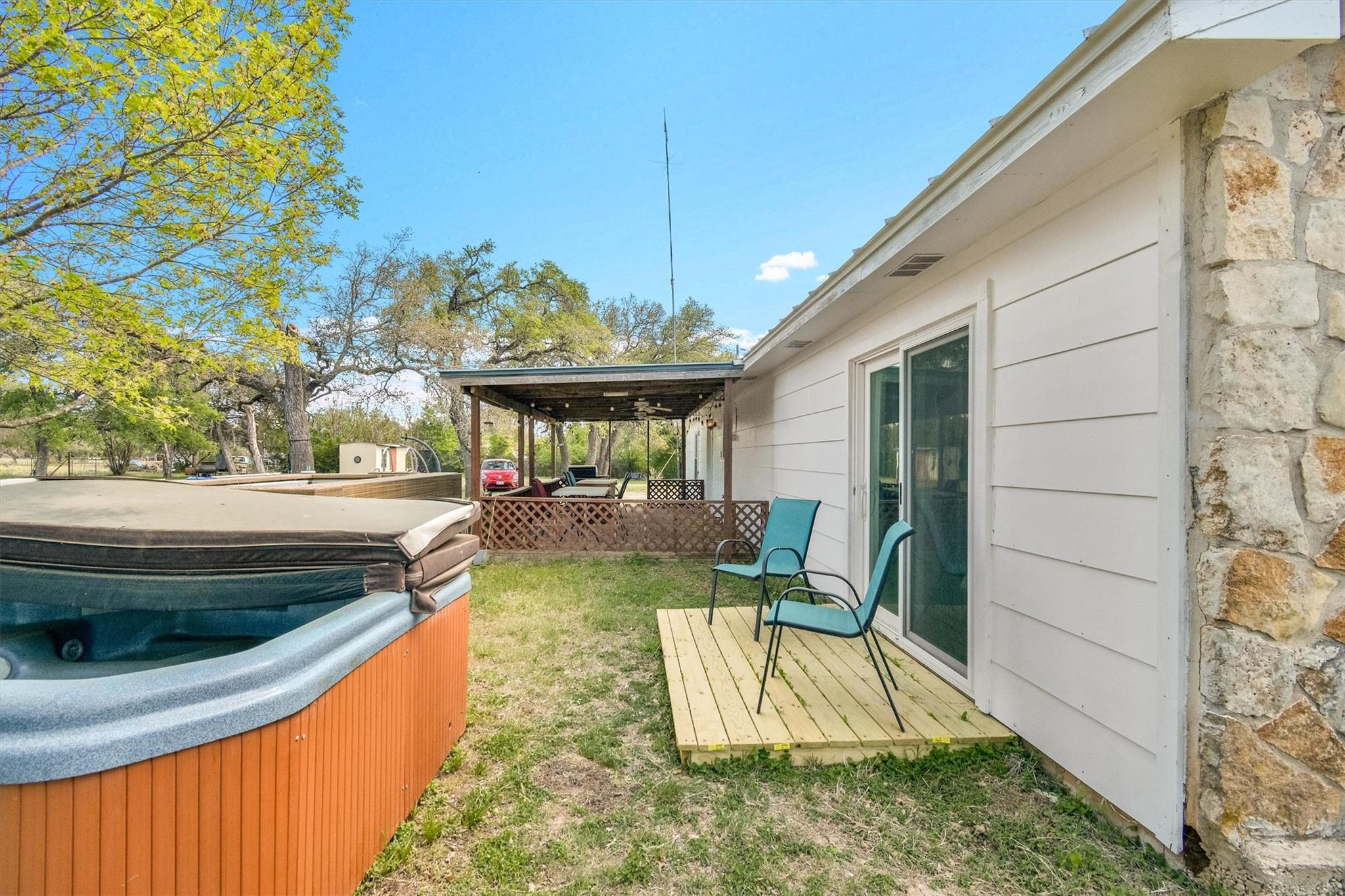 801 Live Oak Trl, Liberty Hill, TX 78642