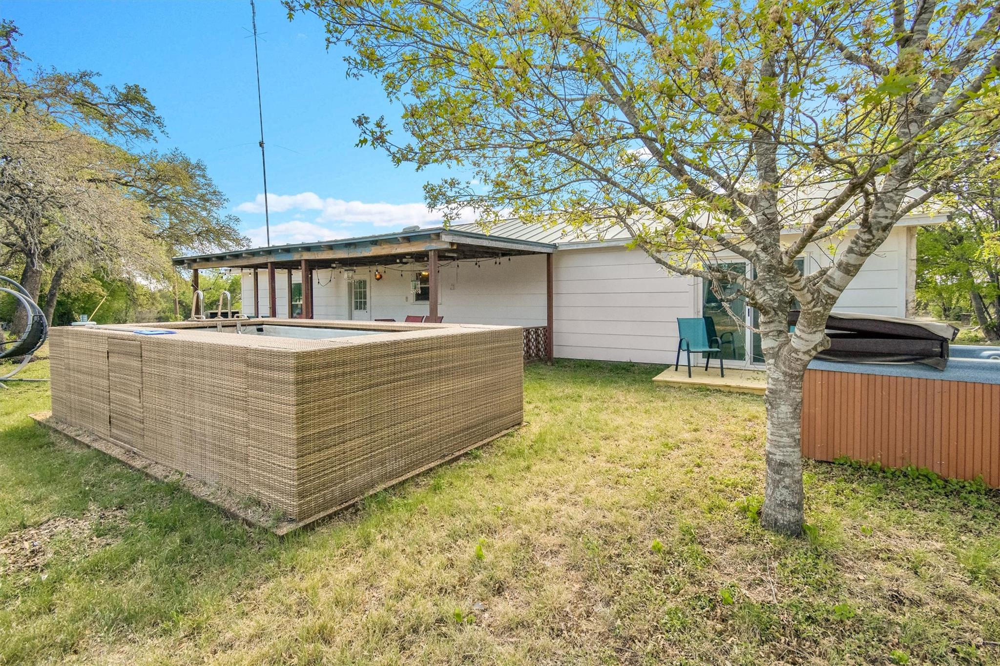 801 Live Oak Trl, Liberty Hill, TX 78642