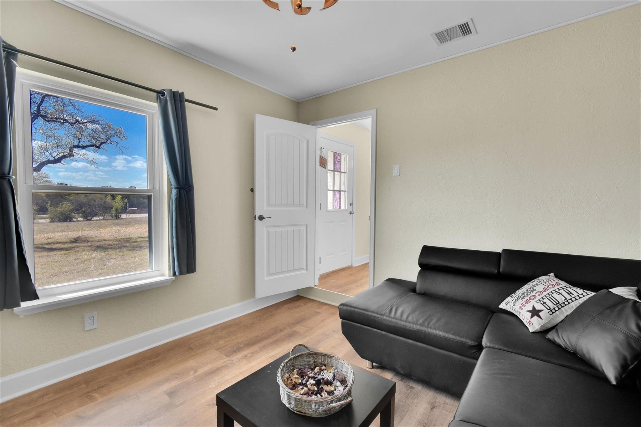 801 Live Oak Trl, Liberty Hill, TX 78642