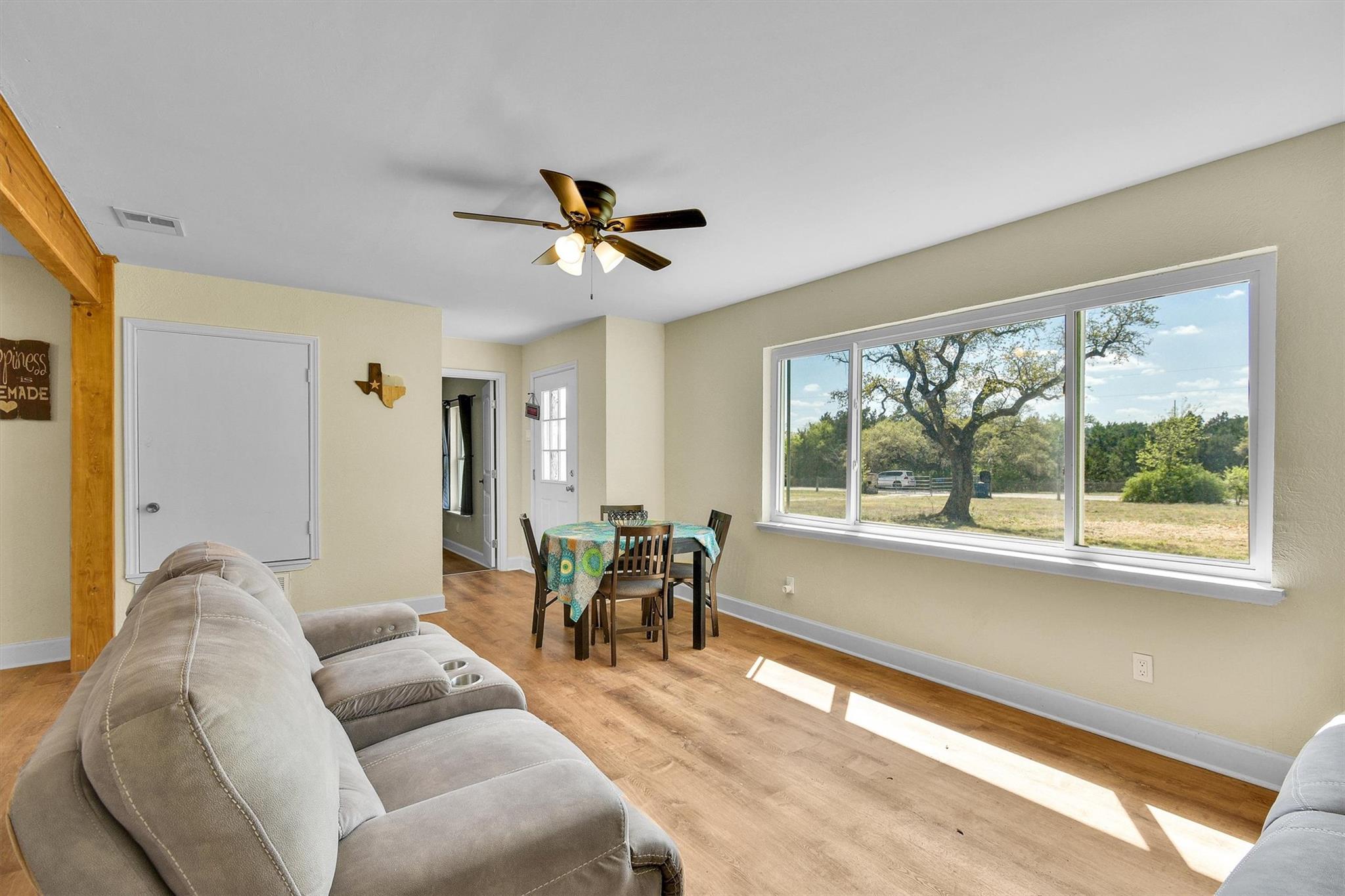 801 Live Oak Trl, Liberty Hill, TX 78642