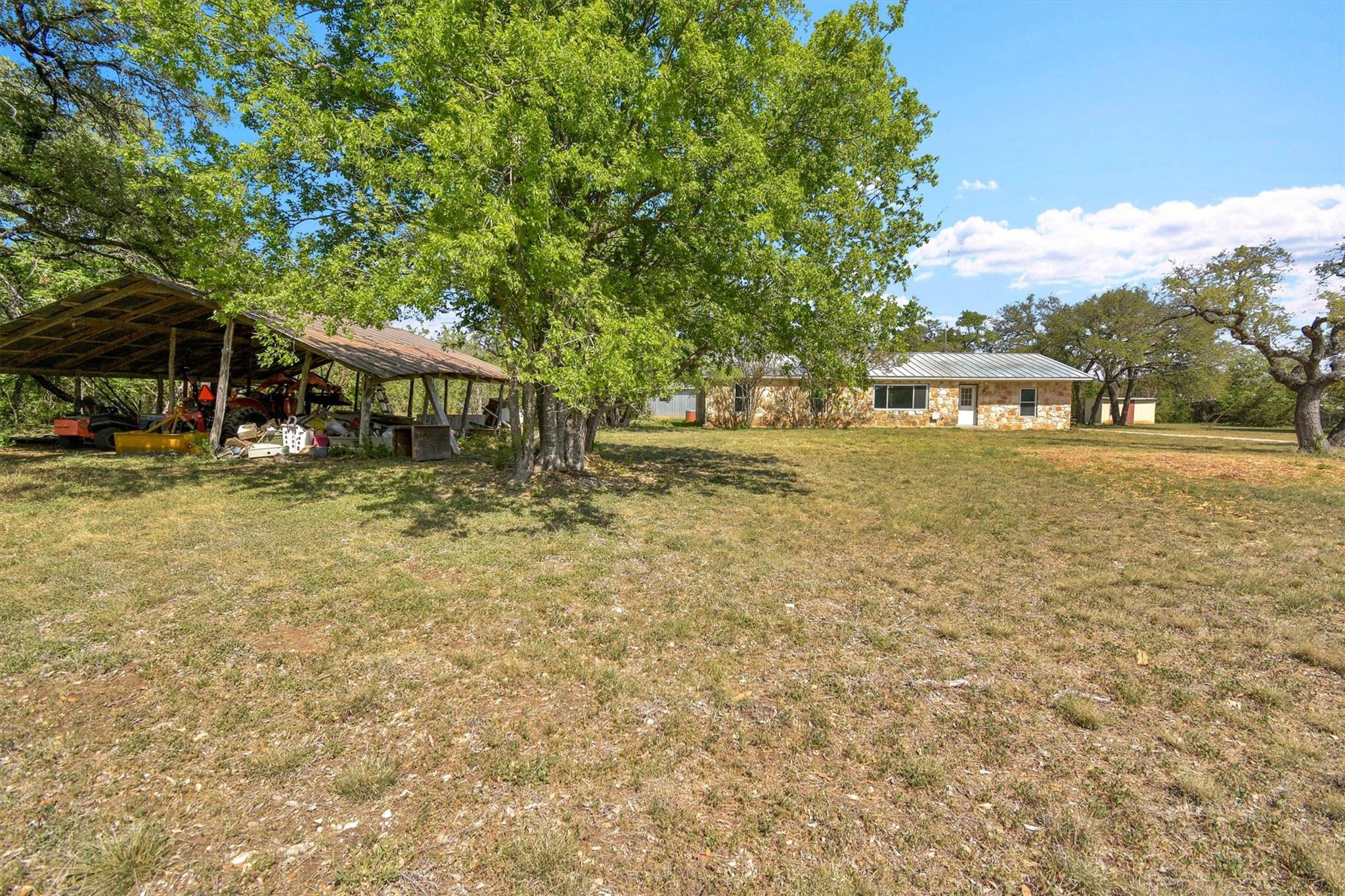 801 Live Oak Trl, Liberty Hill, TX 78642