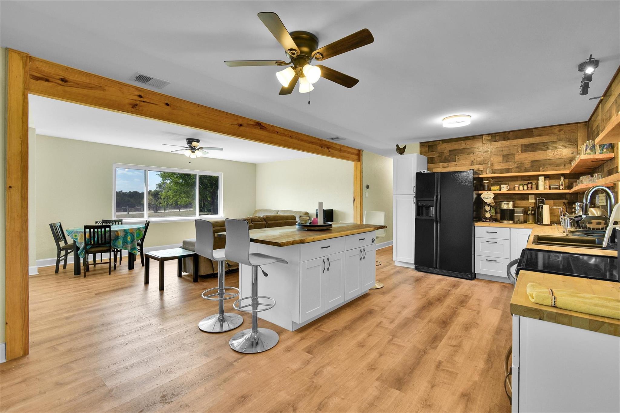 801 Live Oak Trl, Liberty Hill, TX 78642