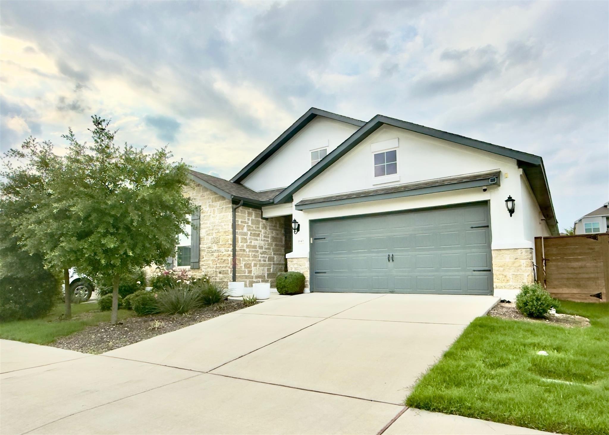 1849 Donetto Dr, Leander, TX 78641