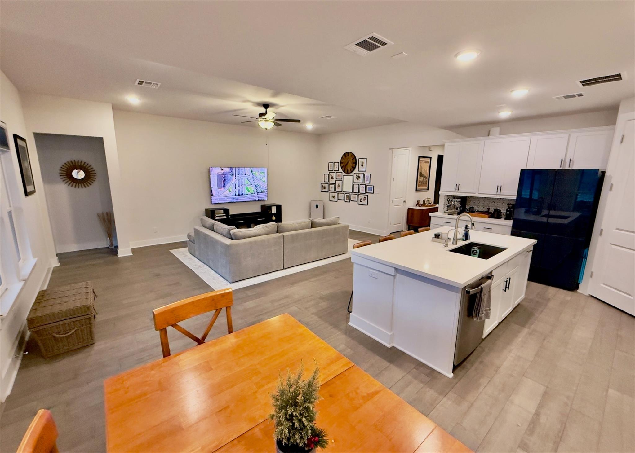 1849 Donetto Dr, Leander, TX 78641