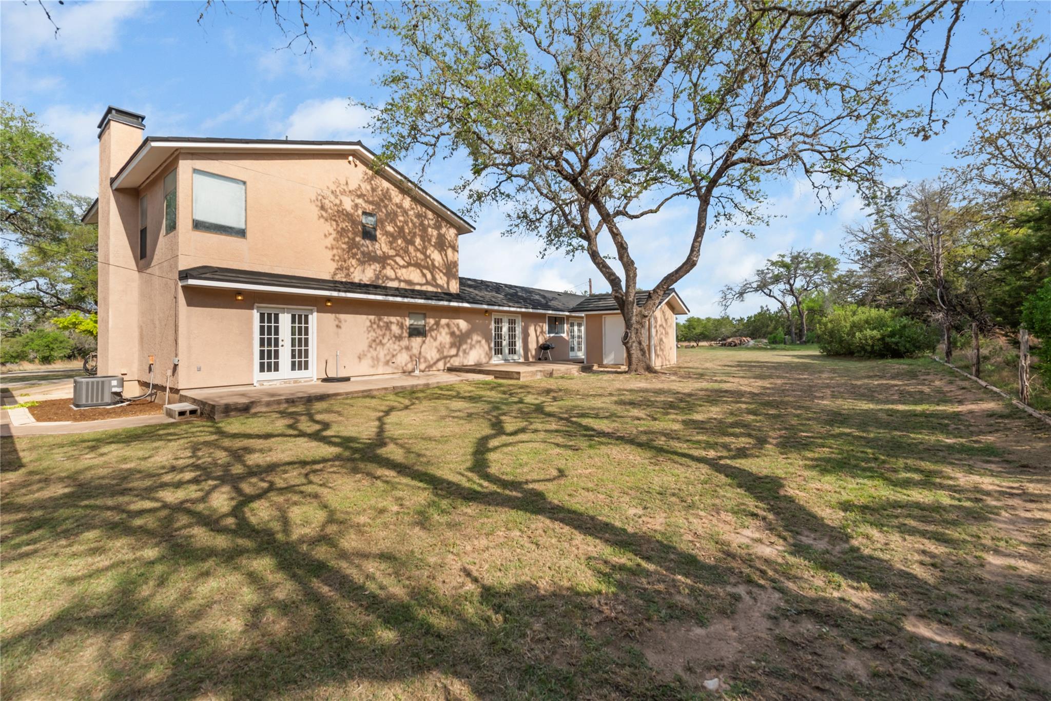 4948 Travis Oaks Dr, Marble Falls, TX 78654