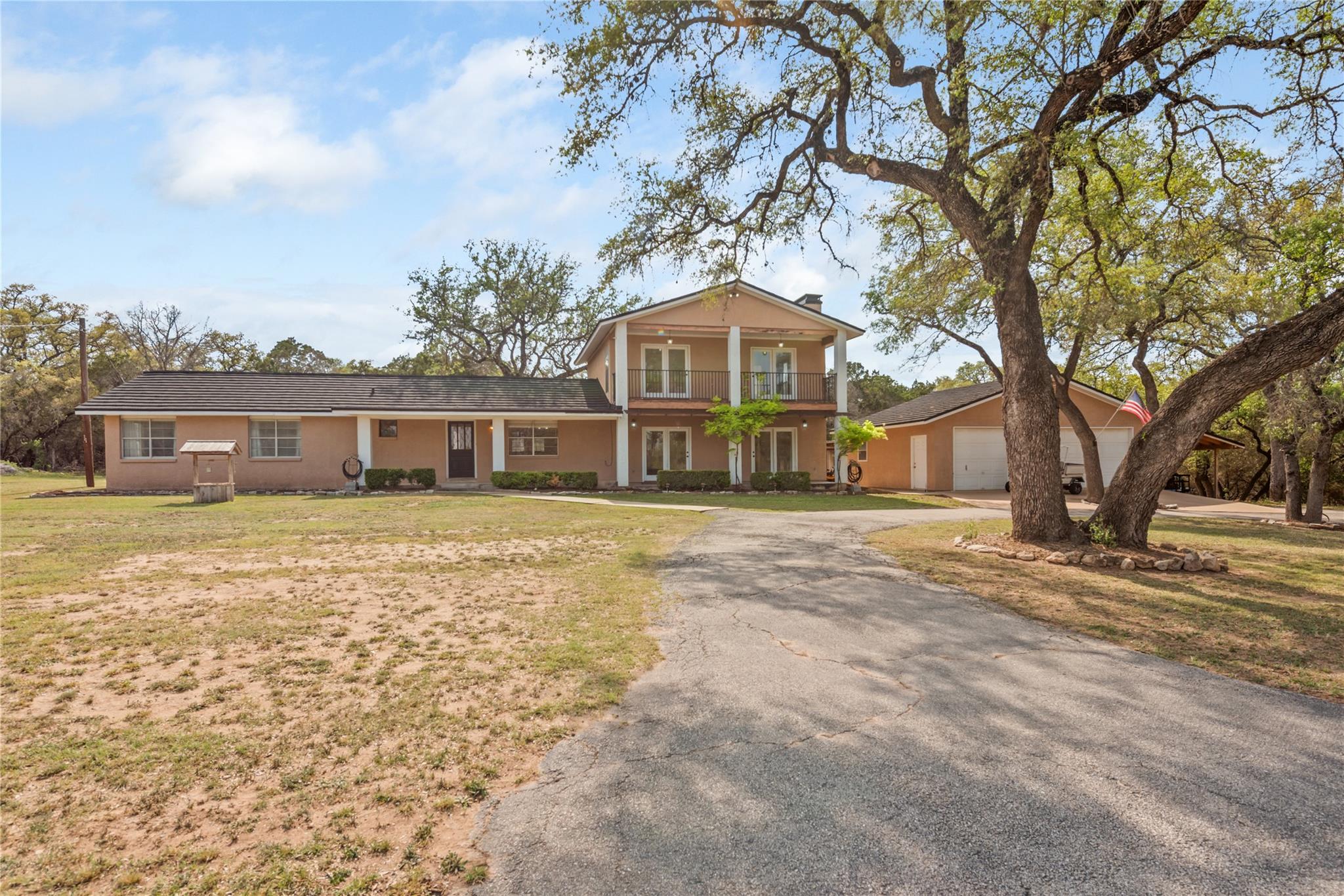 4948 Travis Oaks Dr, Marble Falls, TX 78654