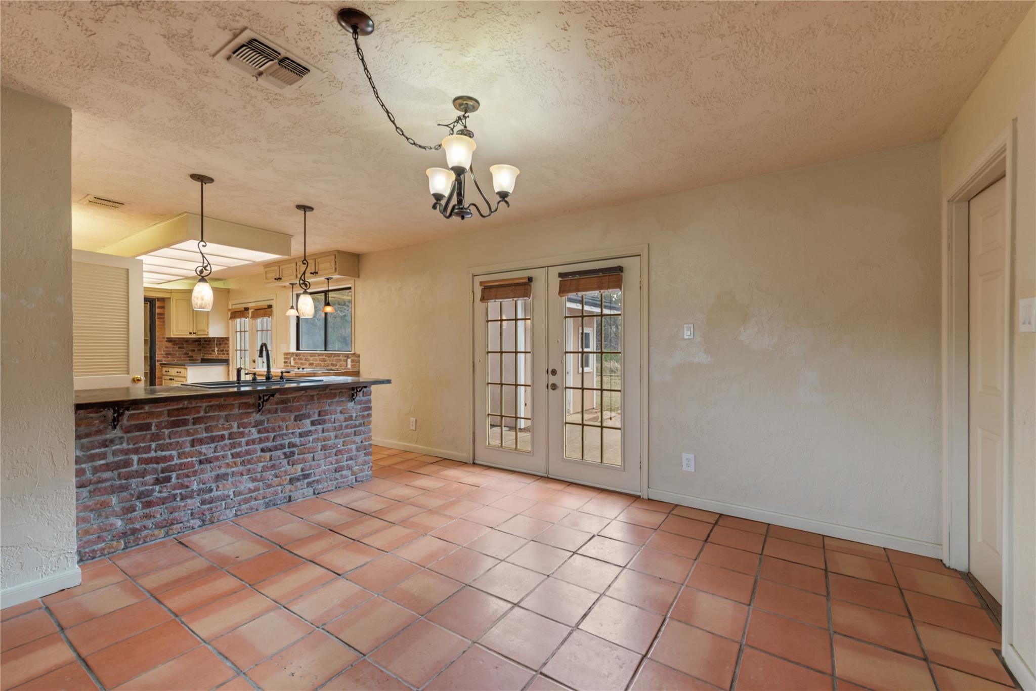 4948 Travis Oaks Dr, Marble Falls, TX 78654