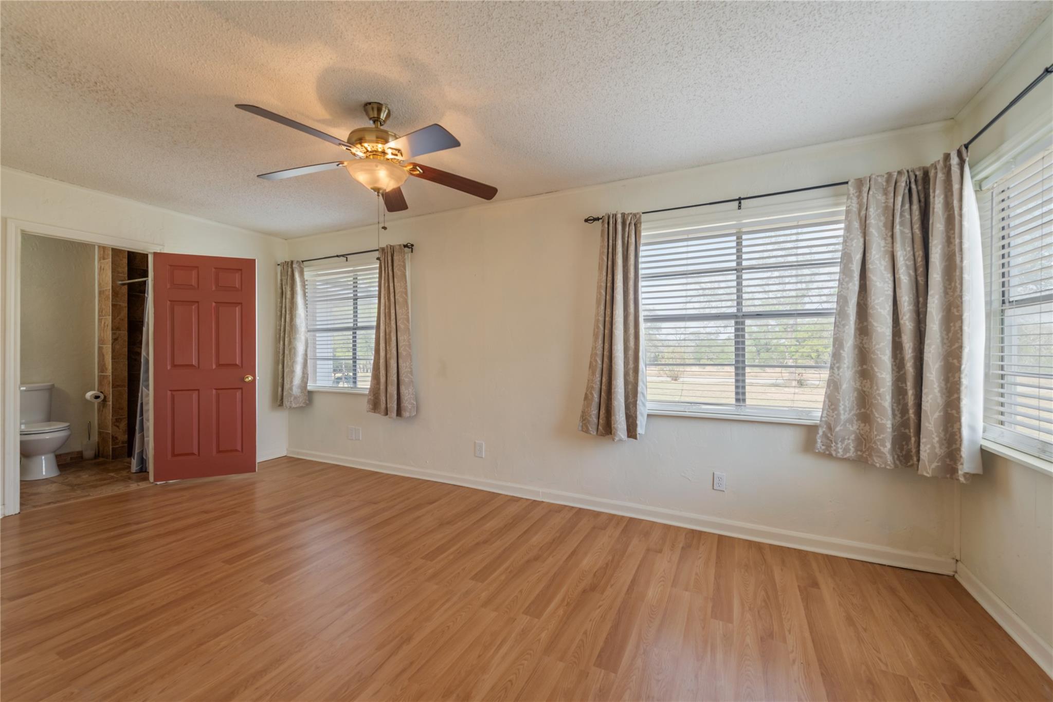 4948 Travis Oaks Dr, Marble Falls, TX 78654