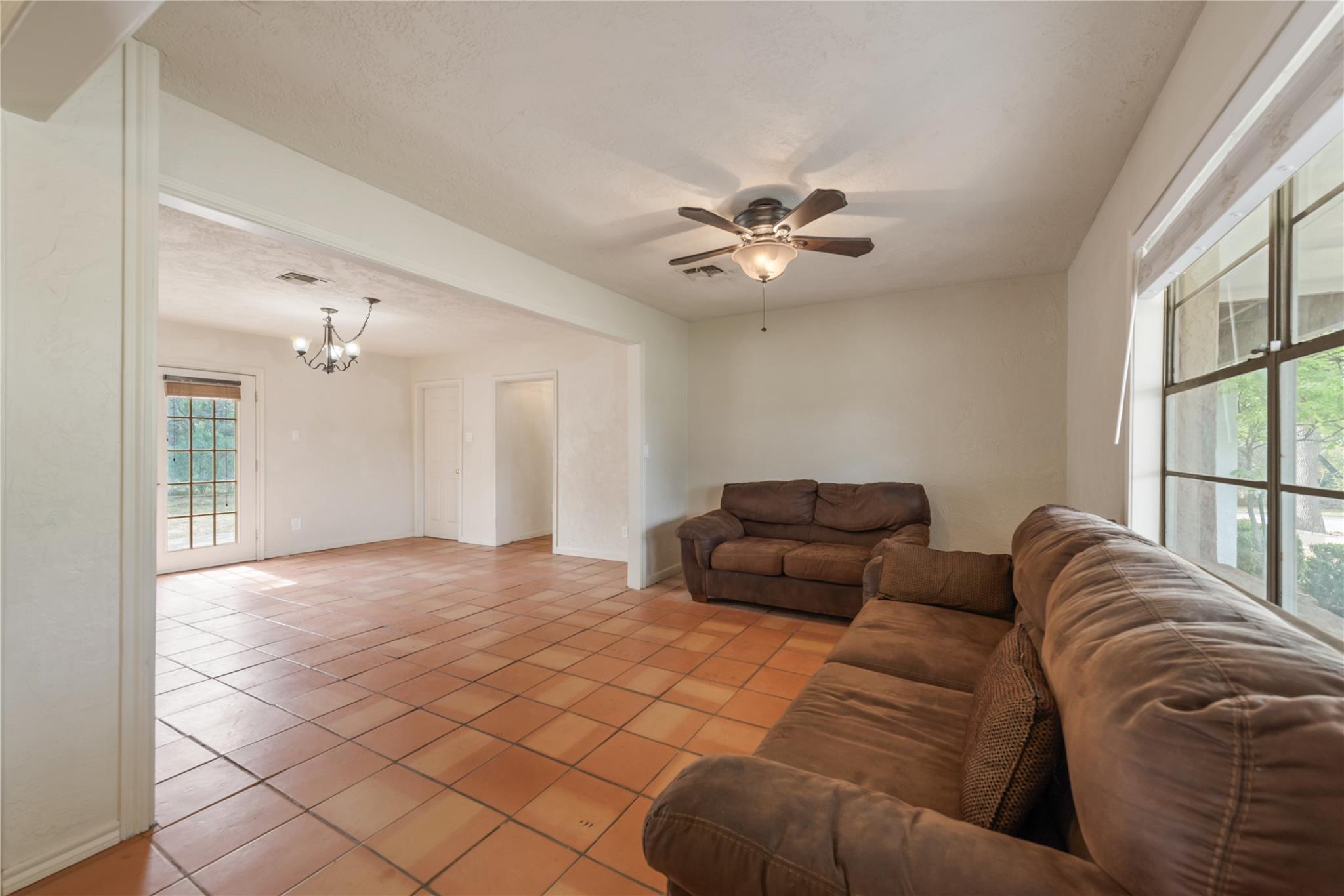 4948 Travis Oaks Dr, Marble Falls, TX 78654