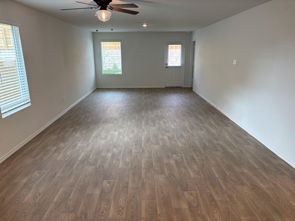 189 Bull Lake Cir, Buda, TX 78610