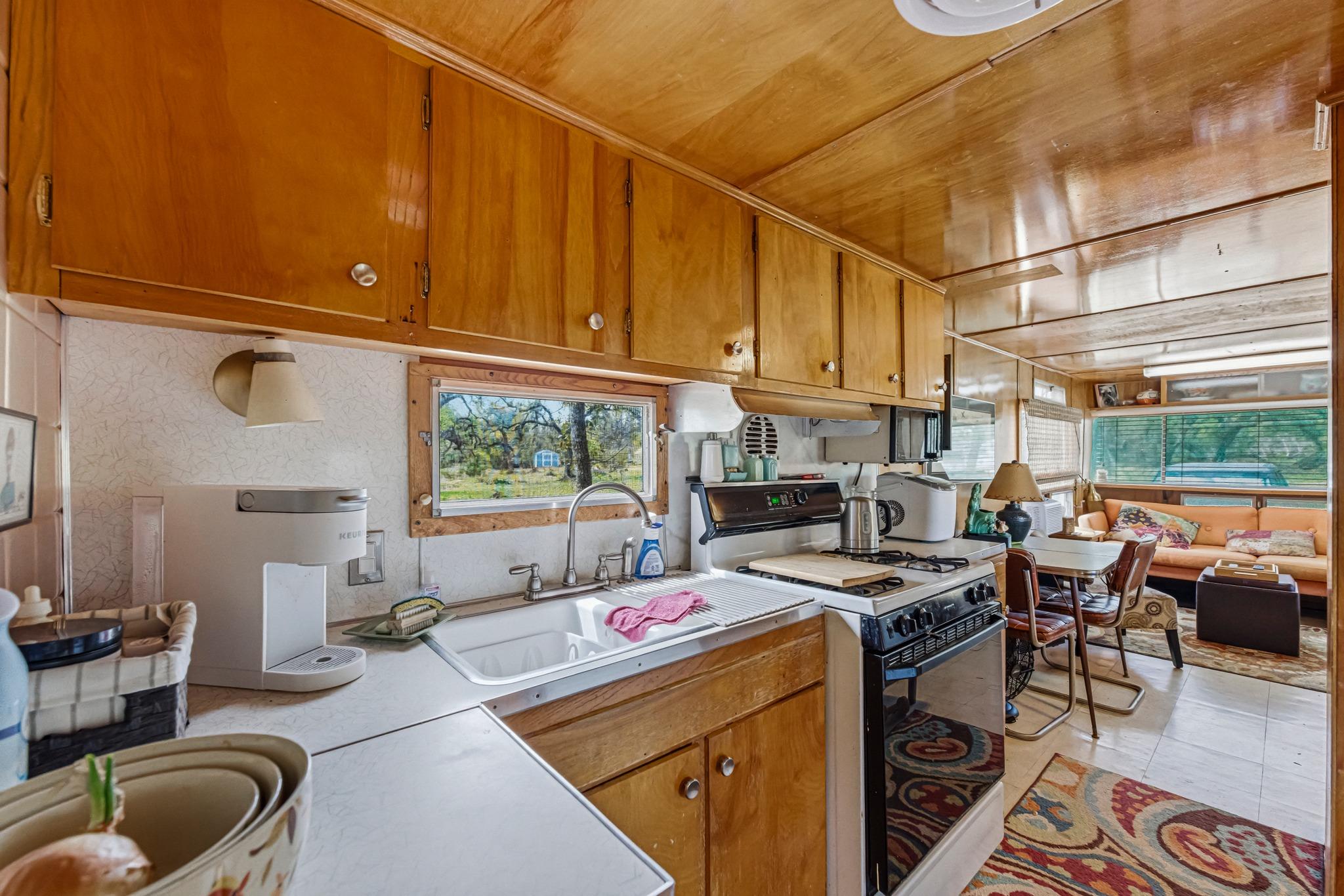 600 Misti Ln, Driftwood, TX 78619