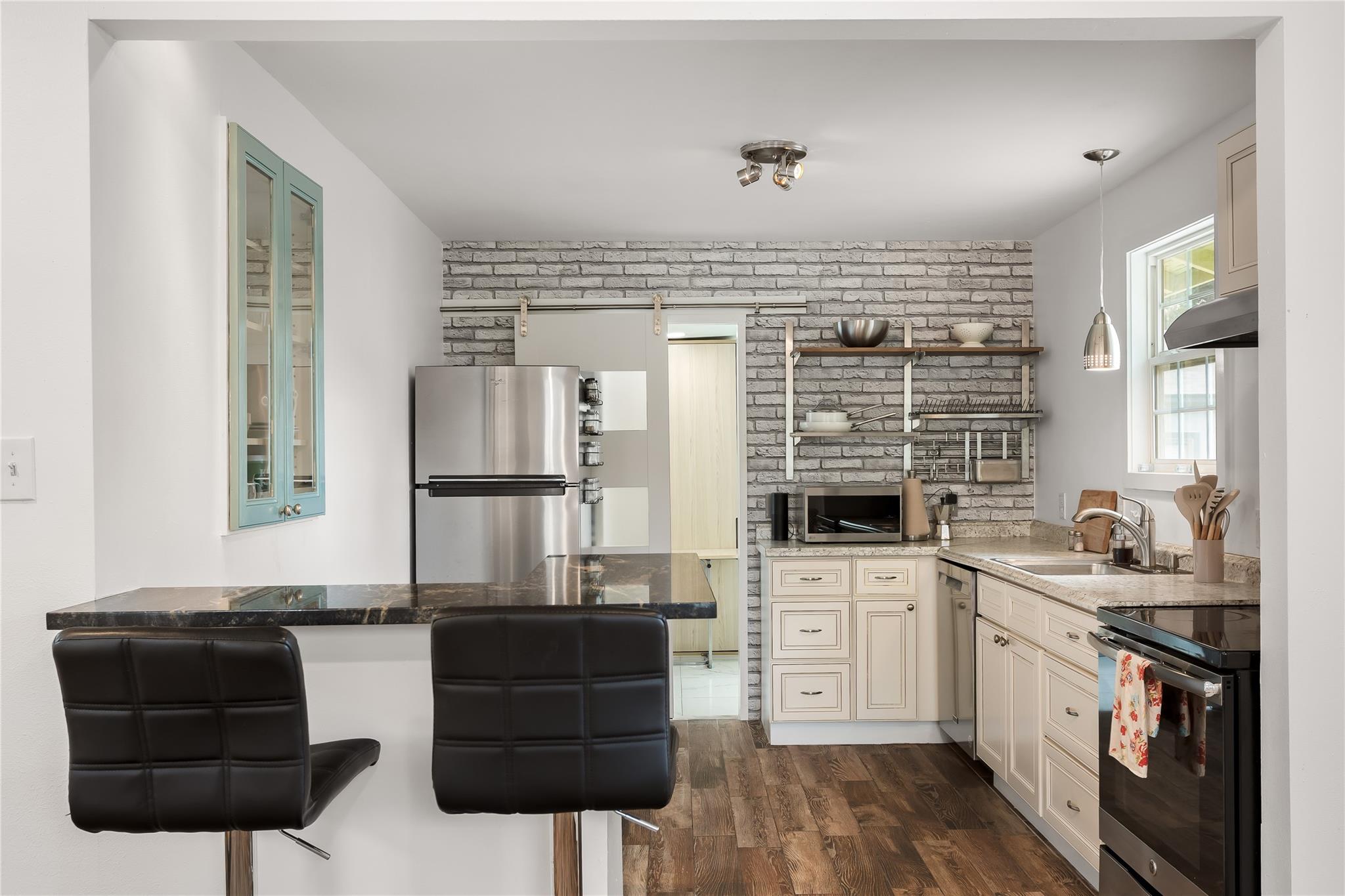 1706 Riverview St, Austin, TX 78702