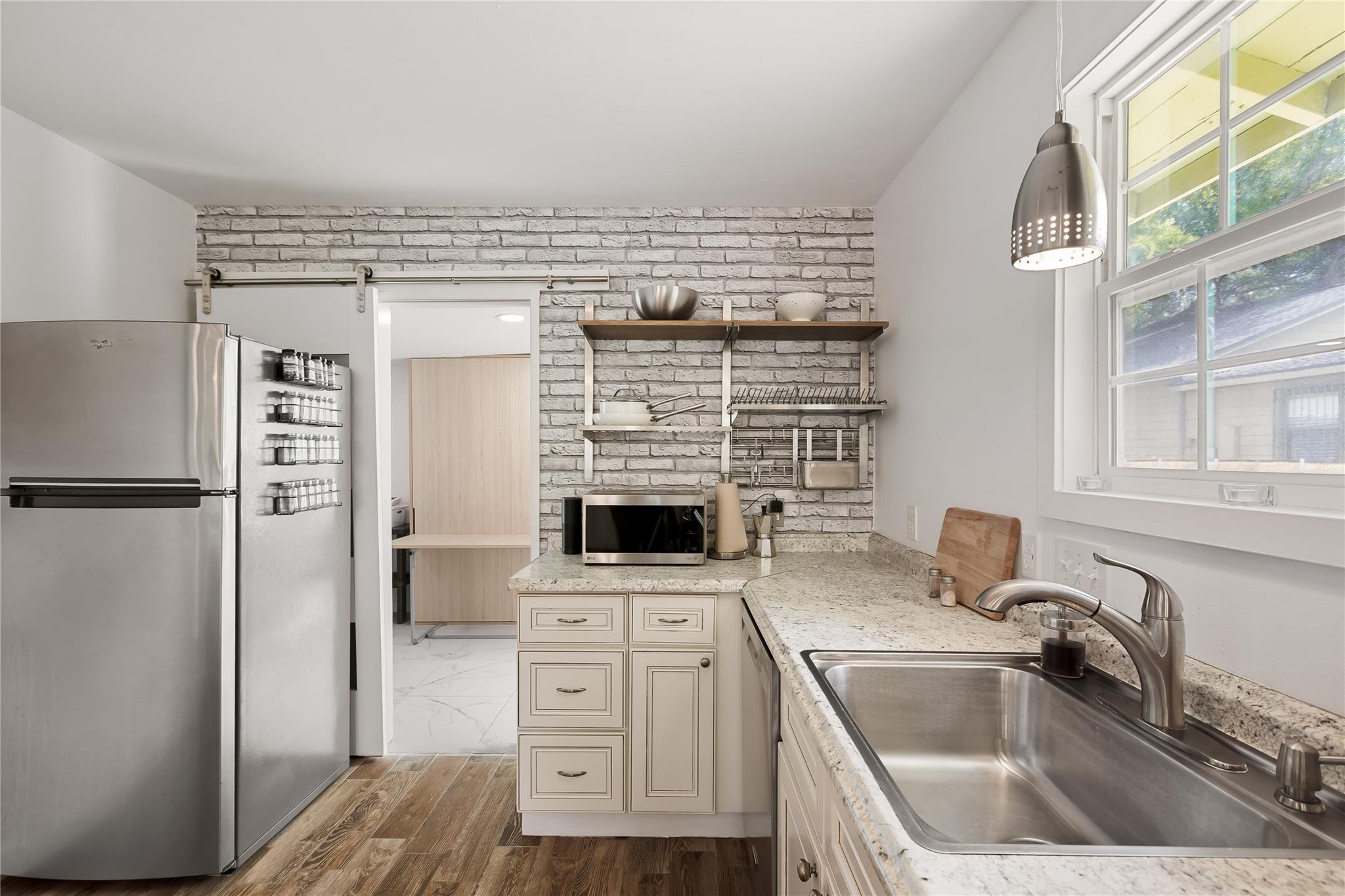 1706 Riverview St, Austin, TX 78702