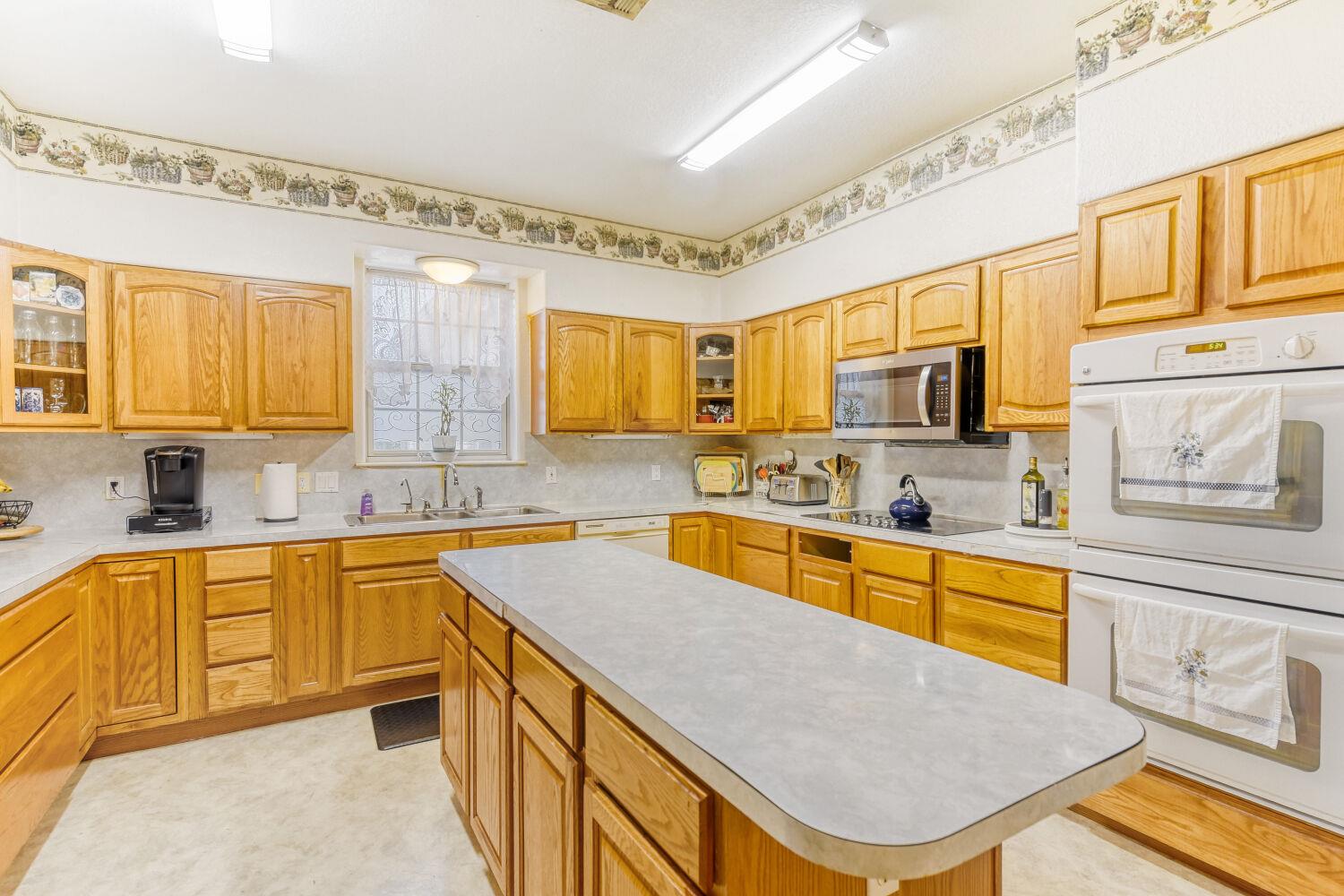 39 La Toya Trl, Wimberley, TX 78676