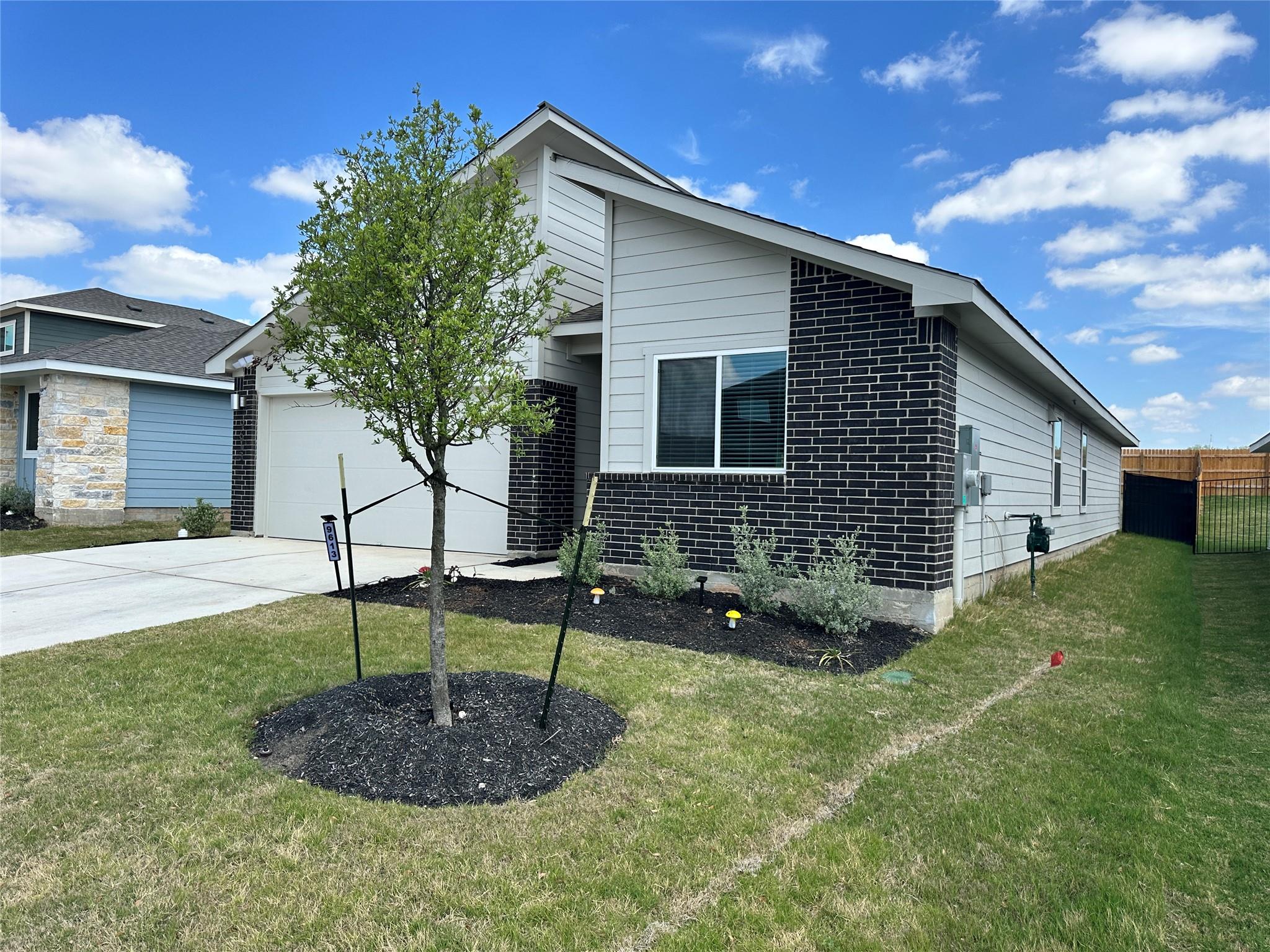 9613 Oxbow Strap Dr, Austin, TX 78724