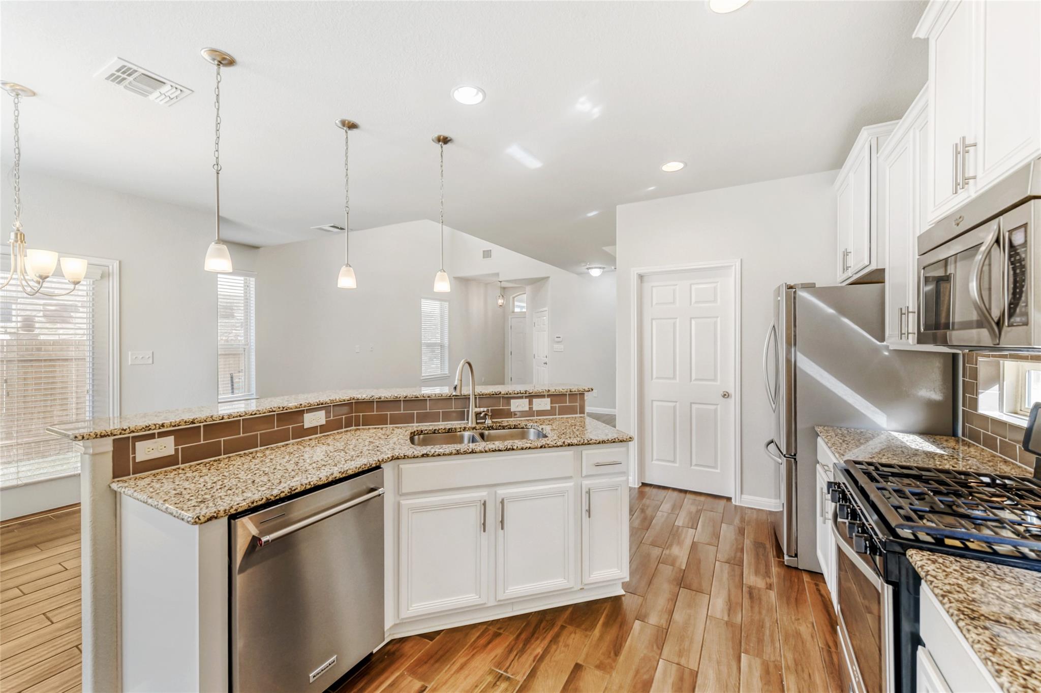 1401 Little Elm Trl # 210, Cedar Park, TX 78613