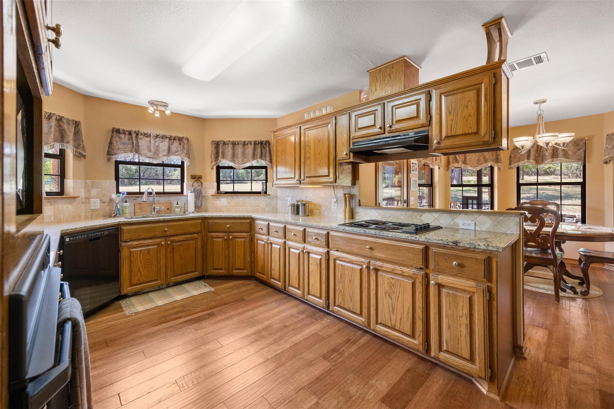 10621 Fm 150 W, Driftwood, TX 78619