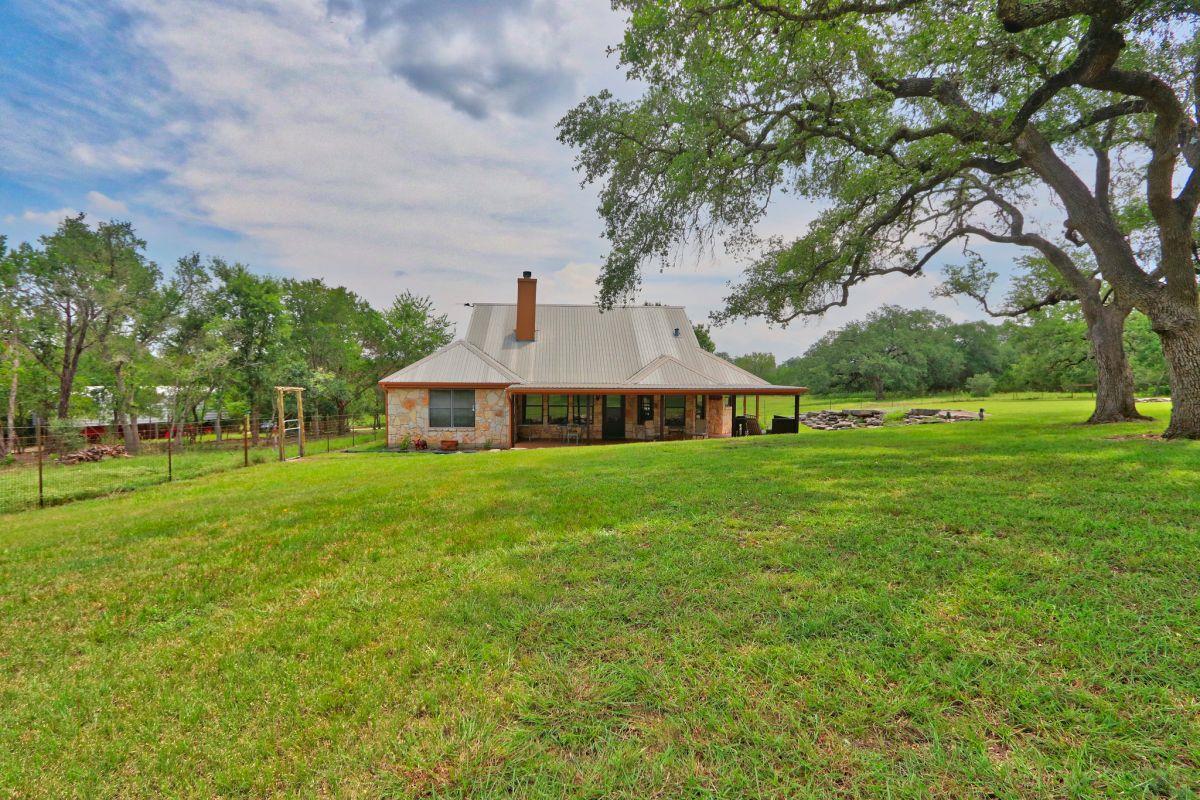 10621 Fm 150 W, Driftwood, TX 78619