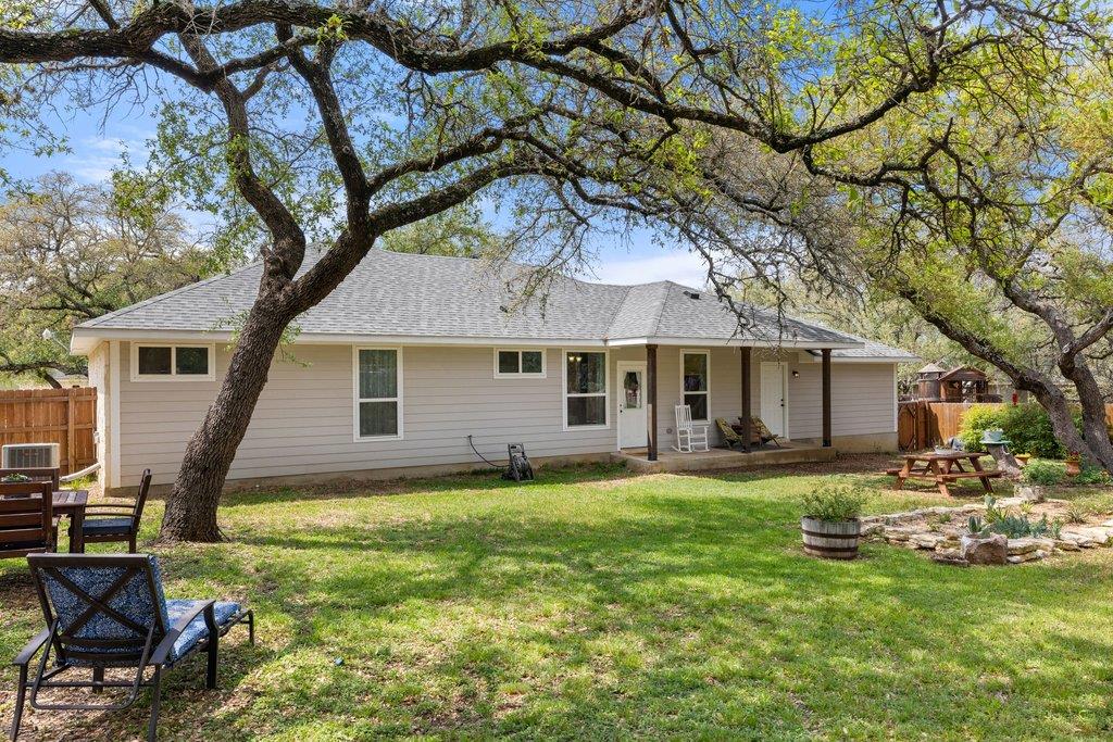 103 Leaning Oak Cir, Johnson City, TX 78636