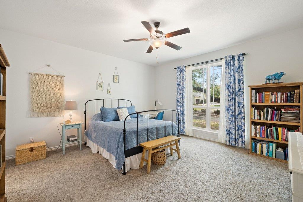 103 Leaning Oak Cir, Johnson City, TX 78636