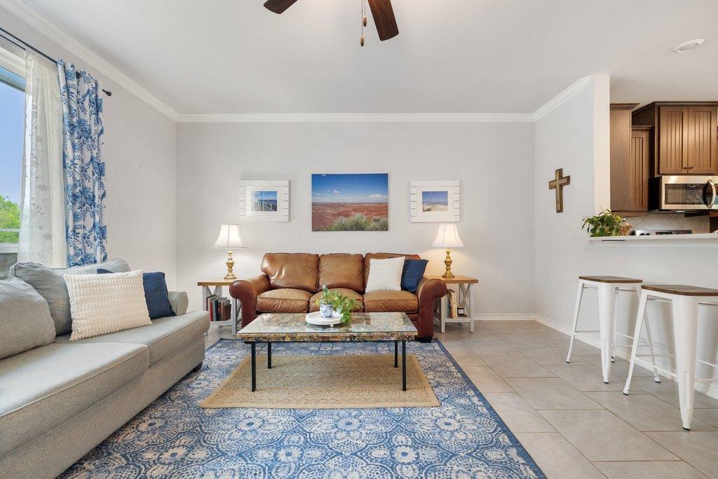 103 Leaning Oak Cir, Johnson City, TX 78636