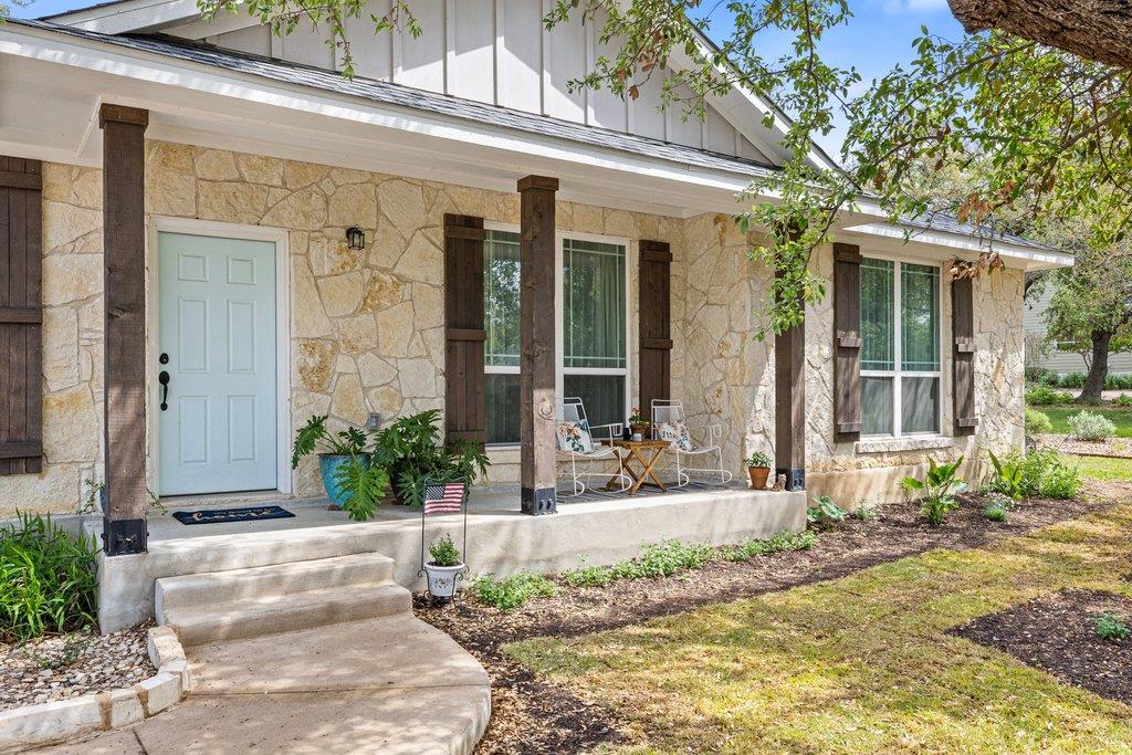 103 Leaning Oak Cir, Johnson City, TX 78636