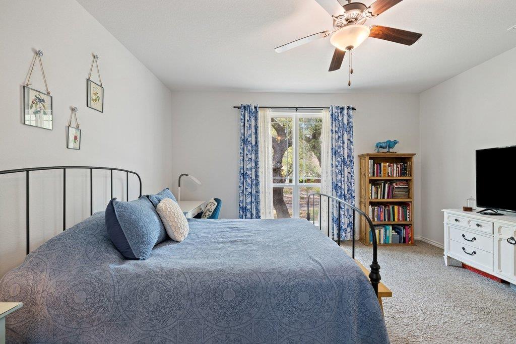 103 Leaning Oak Cir, Johnson City, TX 78636