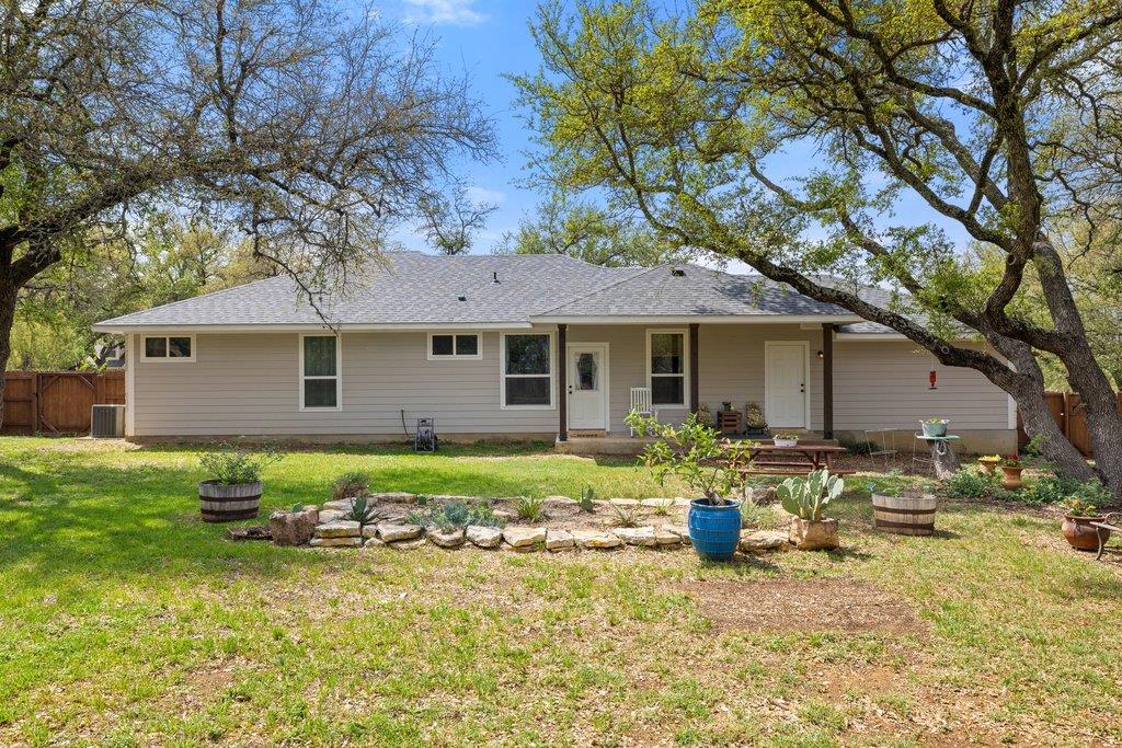 103 Leaning Oak Cir, Johnson City, TX 78636