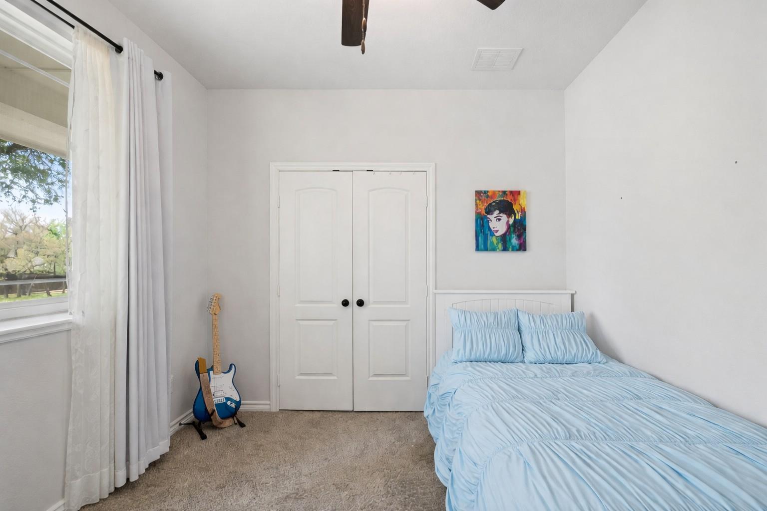 103 Leaning Oak Cir, Johnson City, TX 78636