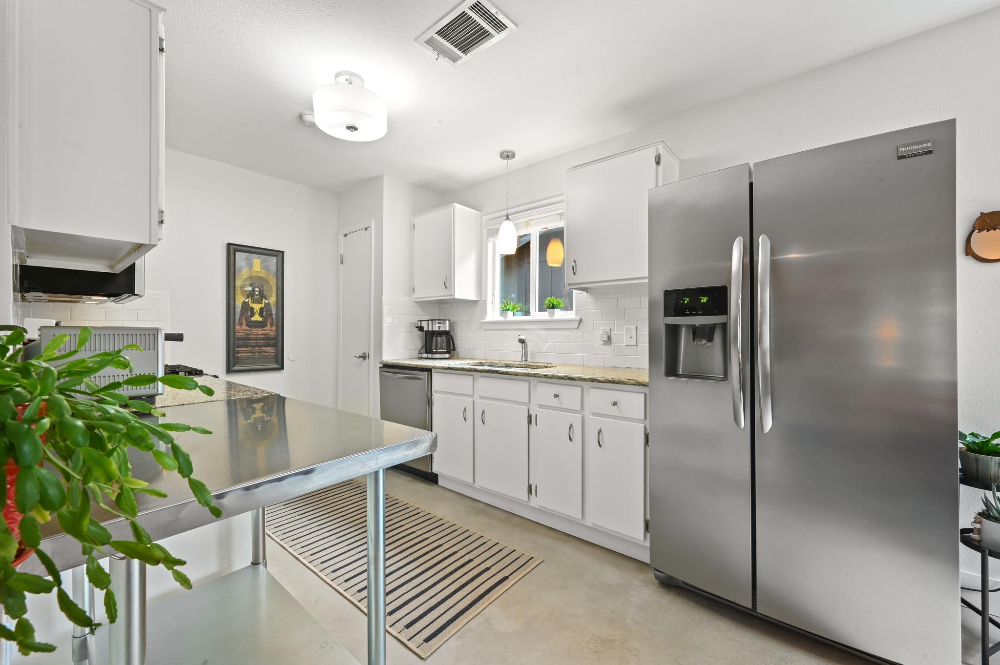 7810 Wakefield Dr, Austin, TX 78749