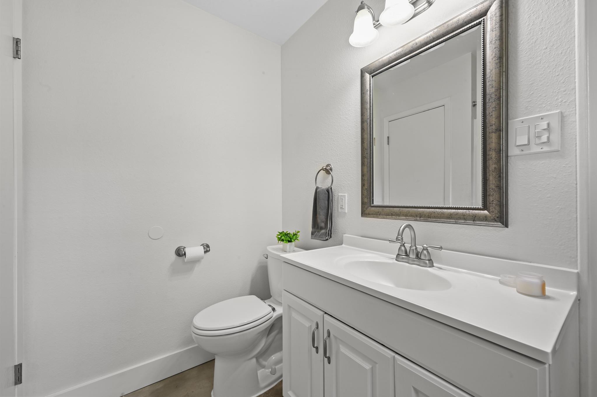 7810 Wakefield Dr, Austin, TX 78749