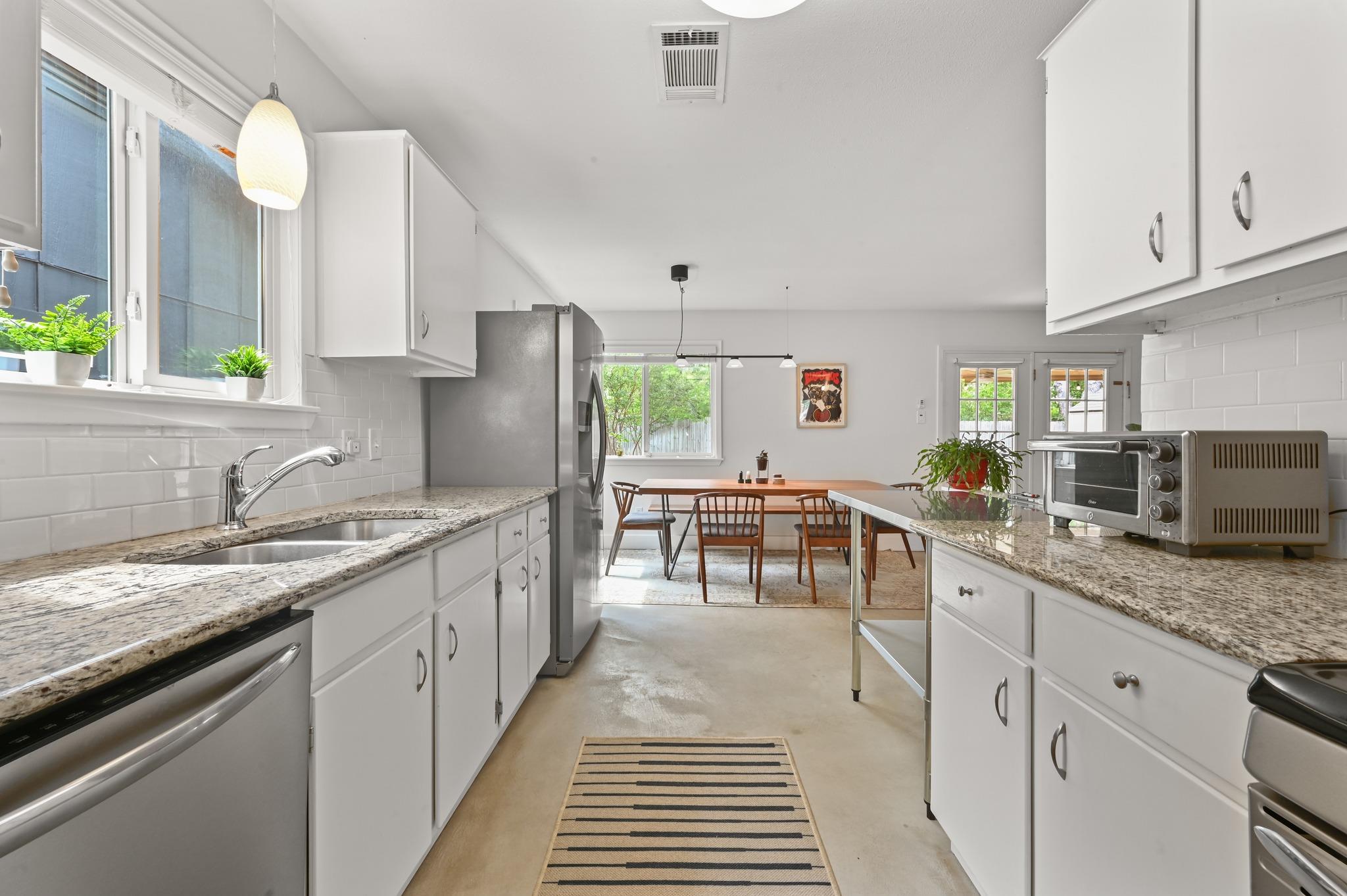 7810 Wakefield Dr, Austin, TX 78749