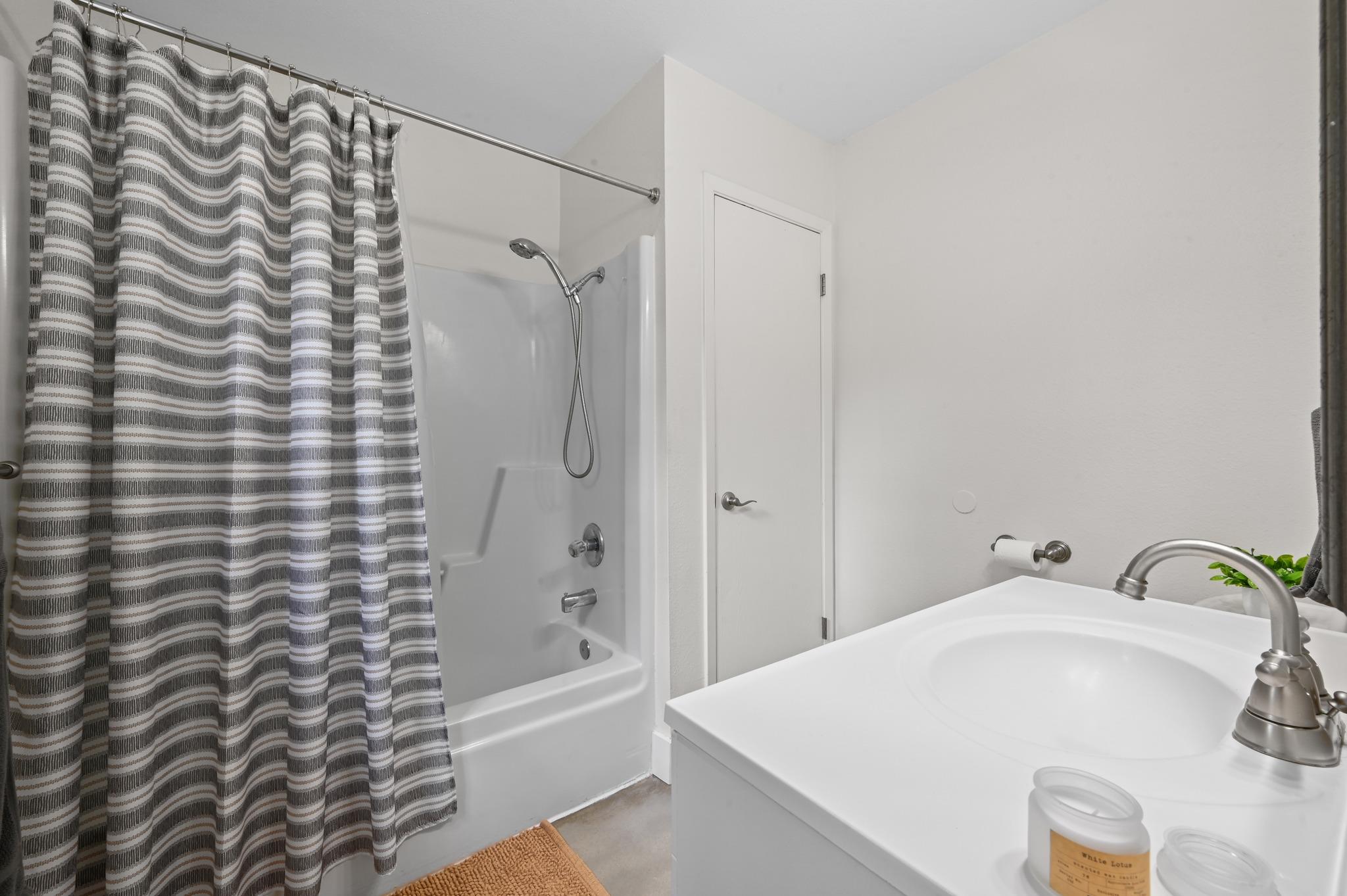 7810 Wakefield Dr, Austin, TX 78749