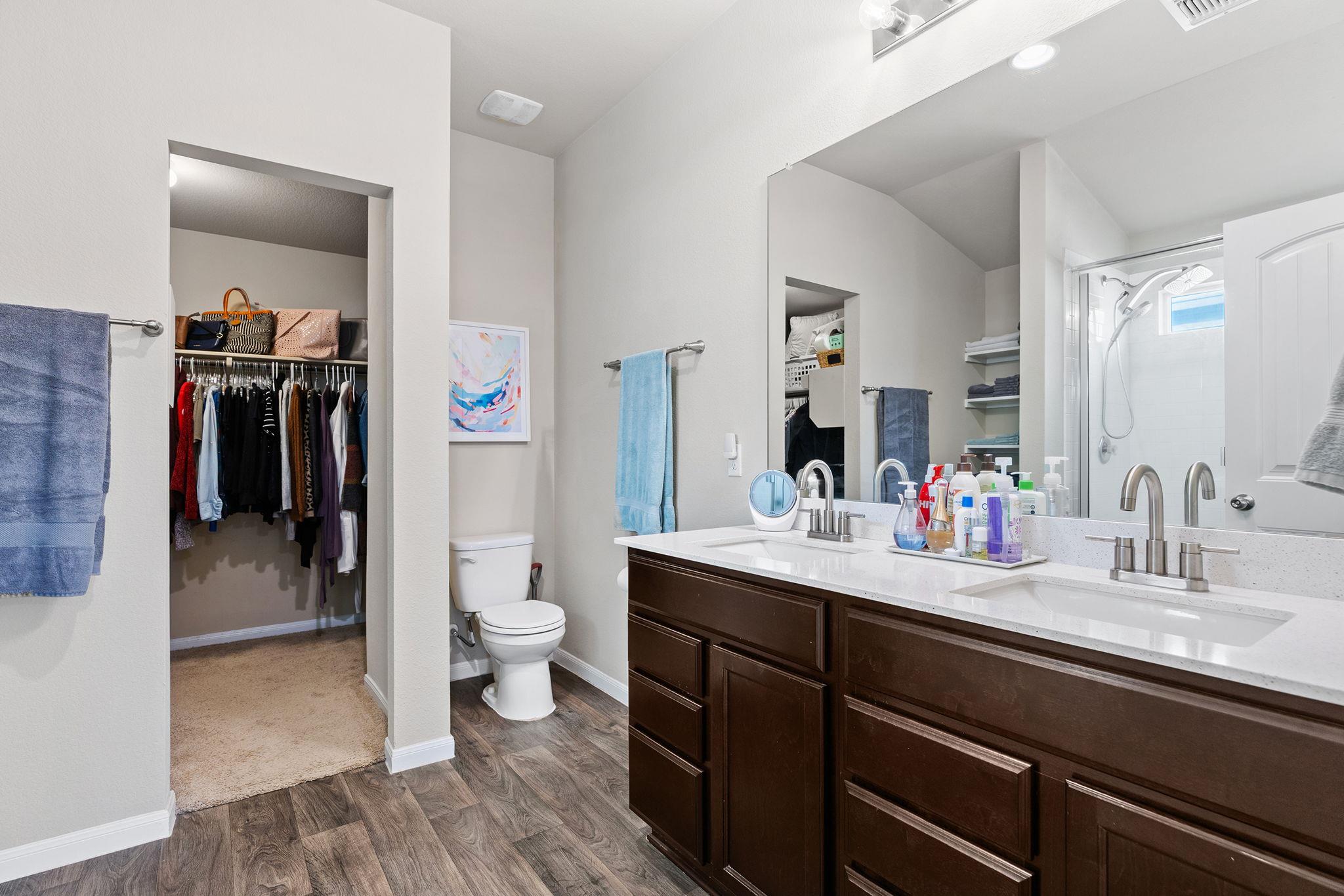 404 Cassandra Dr, Hutto, TX 78634