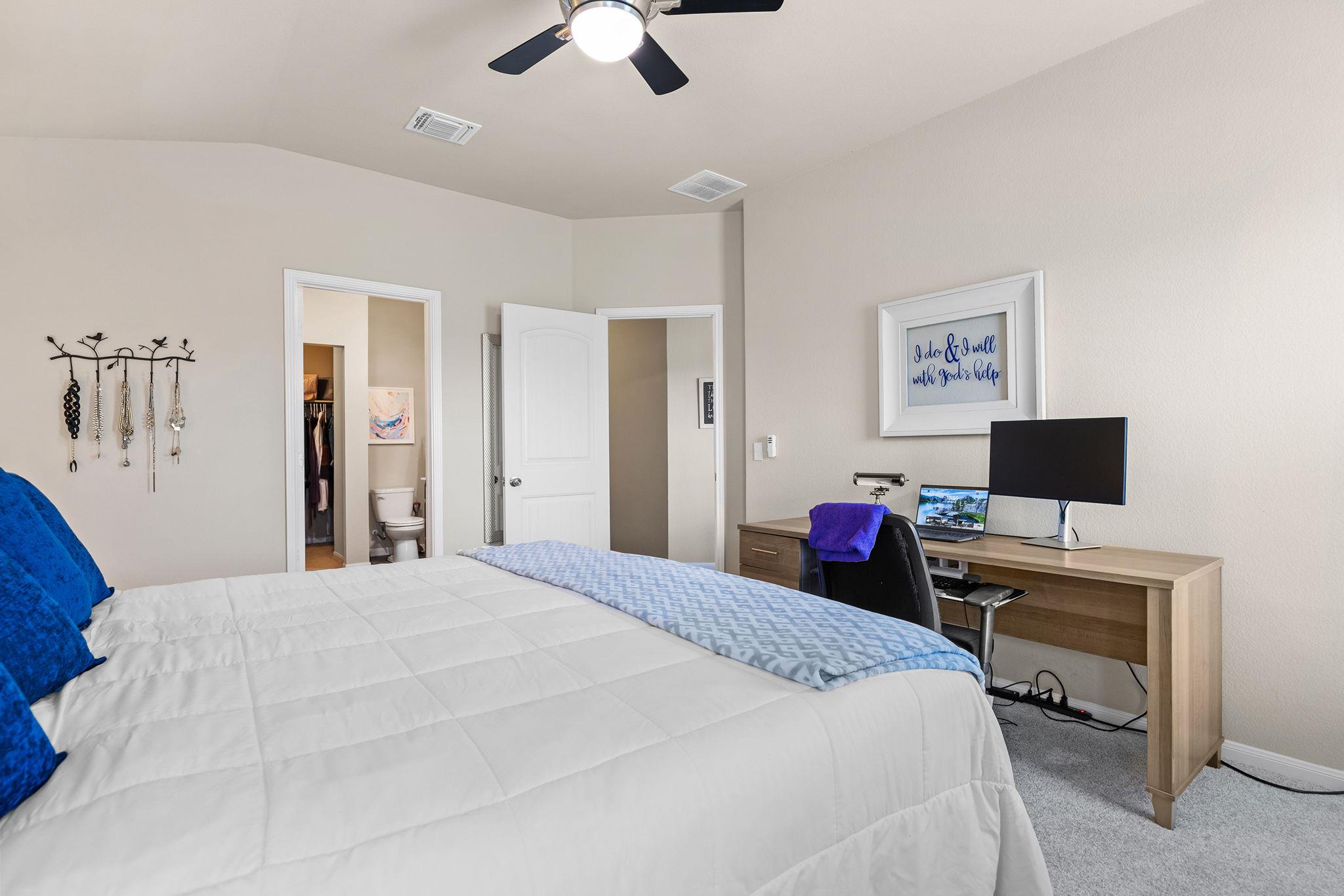 404 Cassandra Dr, Hutto, TX 78634