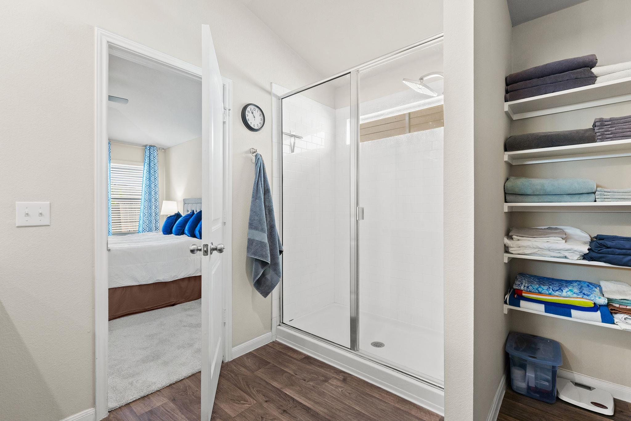 404 Cassandra Dr, Hutto, TX 78634